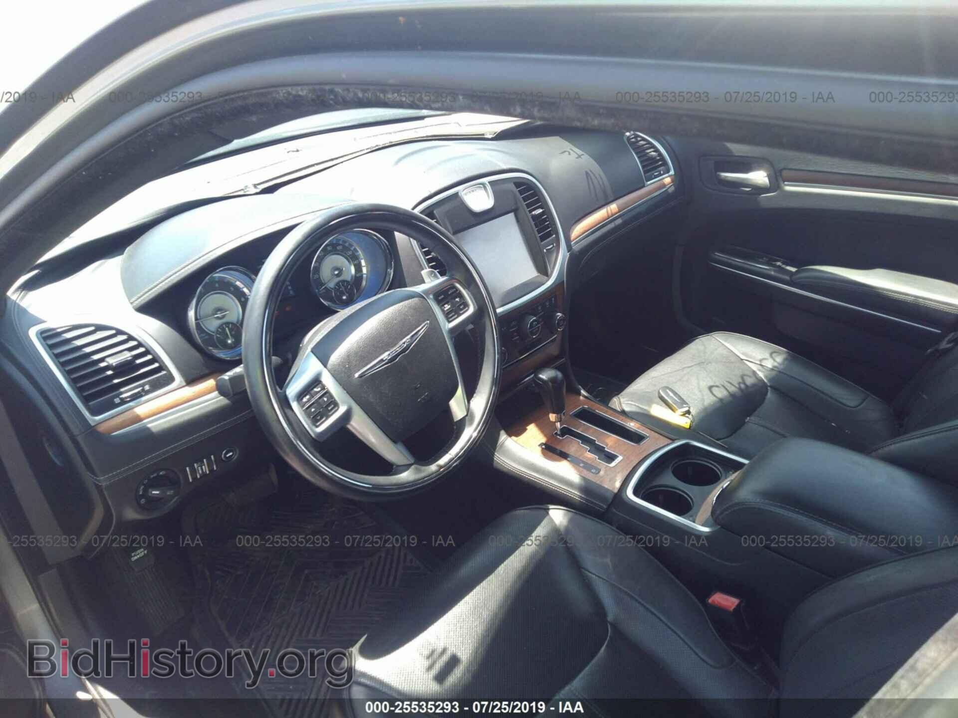 2012 CHRYSLER 300C - VIN: 2C3CCAPT7CH238037 - Фото 5