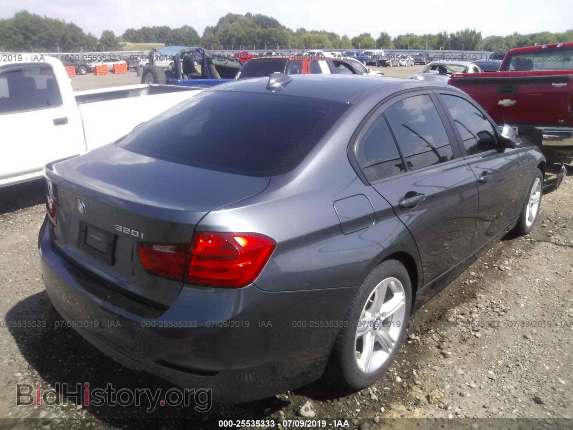 2015 BMW 320 - VIN: WBA3C3G56FNS76022 - Фото 4