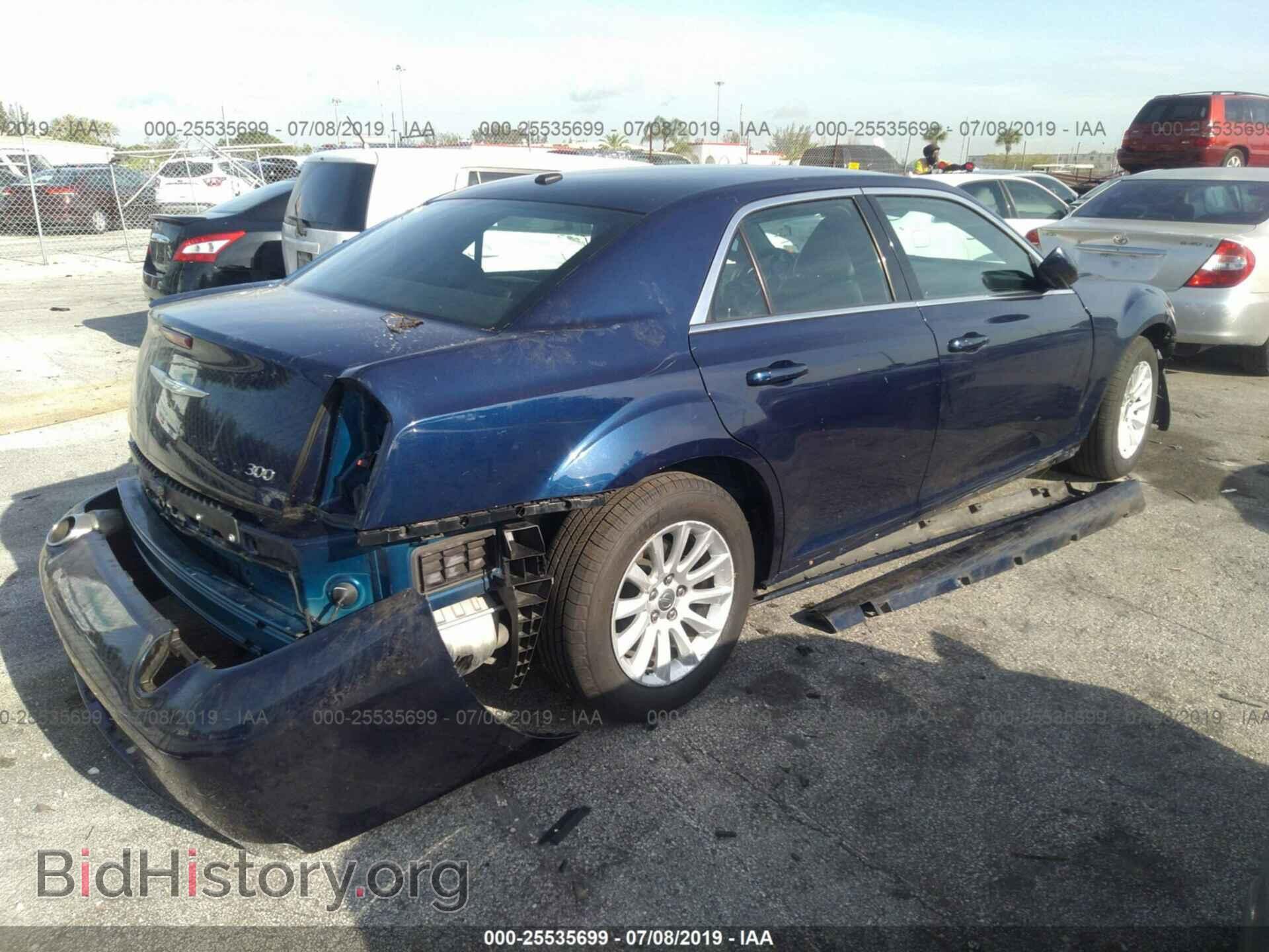 2014 CHRYSLER 300 - VIN: 2C3CCAAG9EH199854 - Фото 4