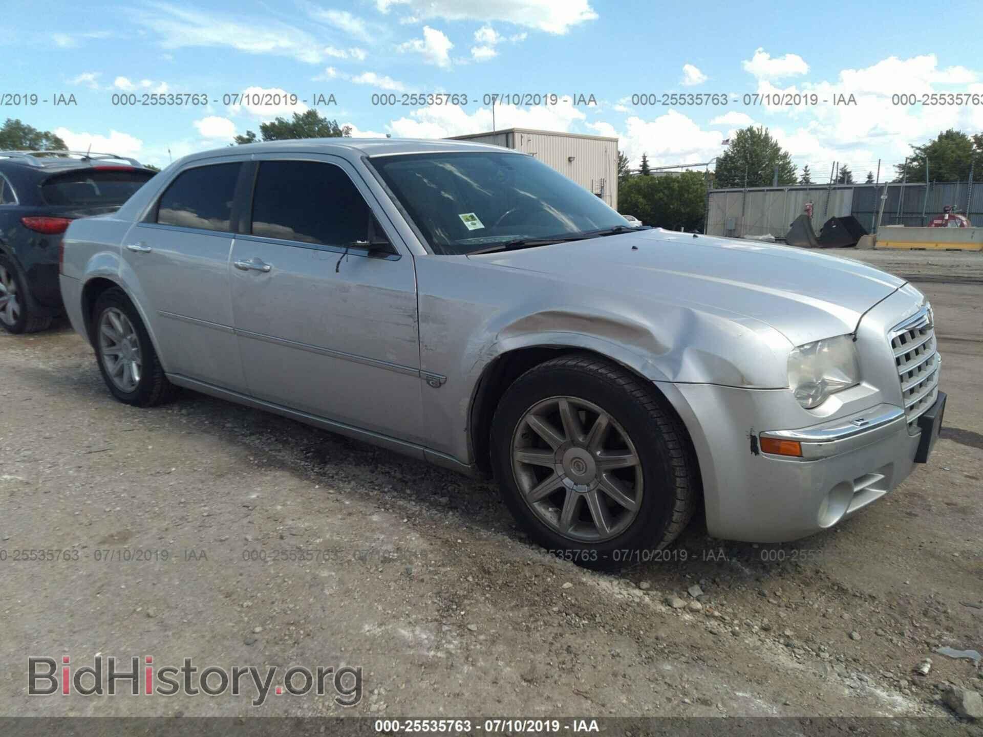 Фотография 2C3AA63H45H634800 - CHRYSLER 300C 2005
