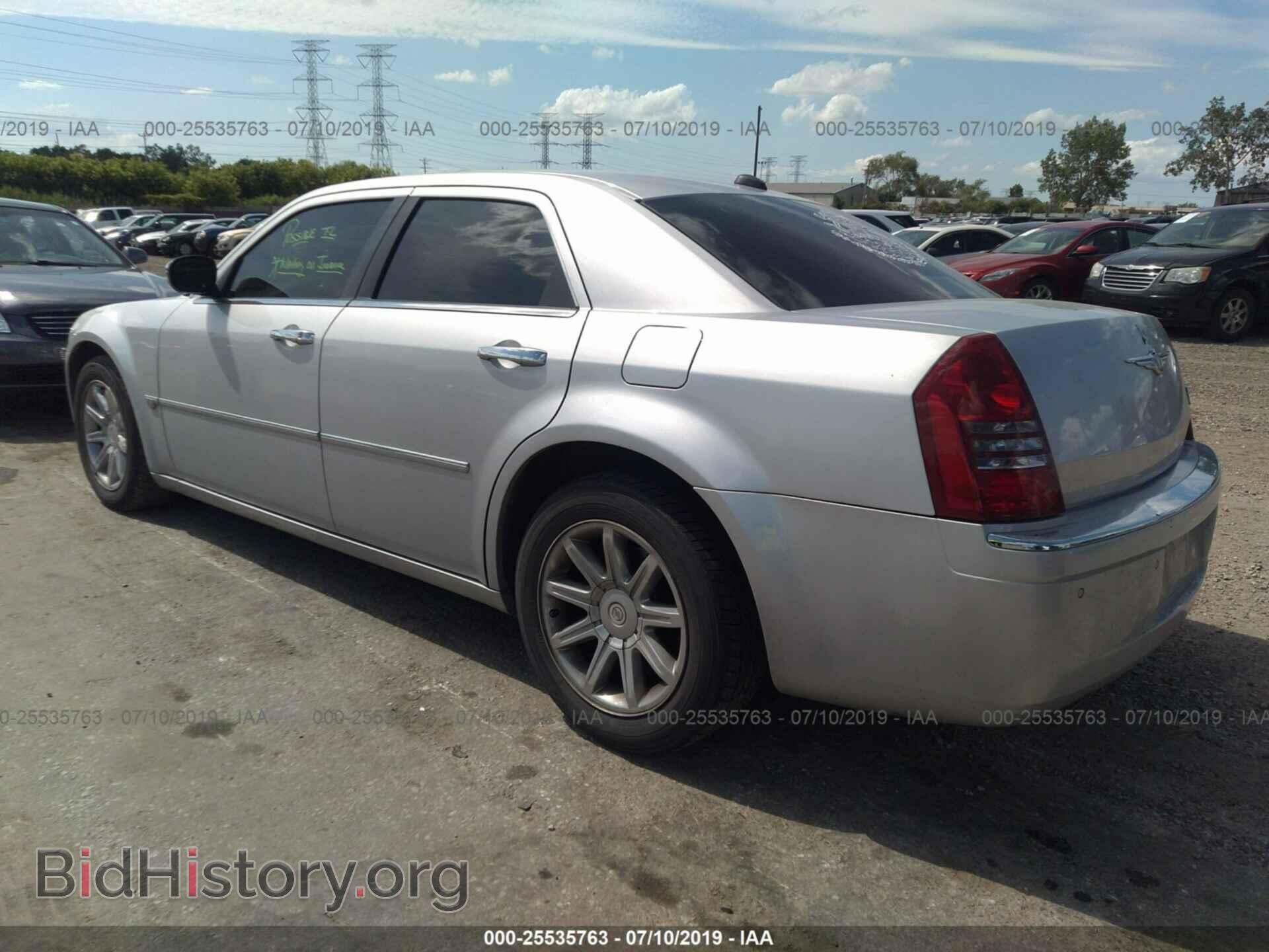 2005 CHRYSLER 300C - VIN: 2C3AA63H45H634800 - Фото 3