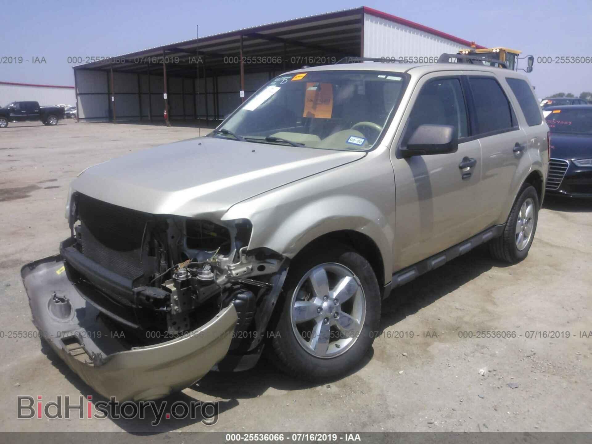 2011 FORD ESCAPE - VIN: 1FMCU0D76BKB83867 - Photo 2