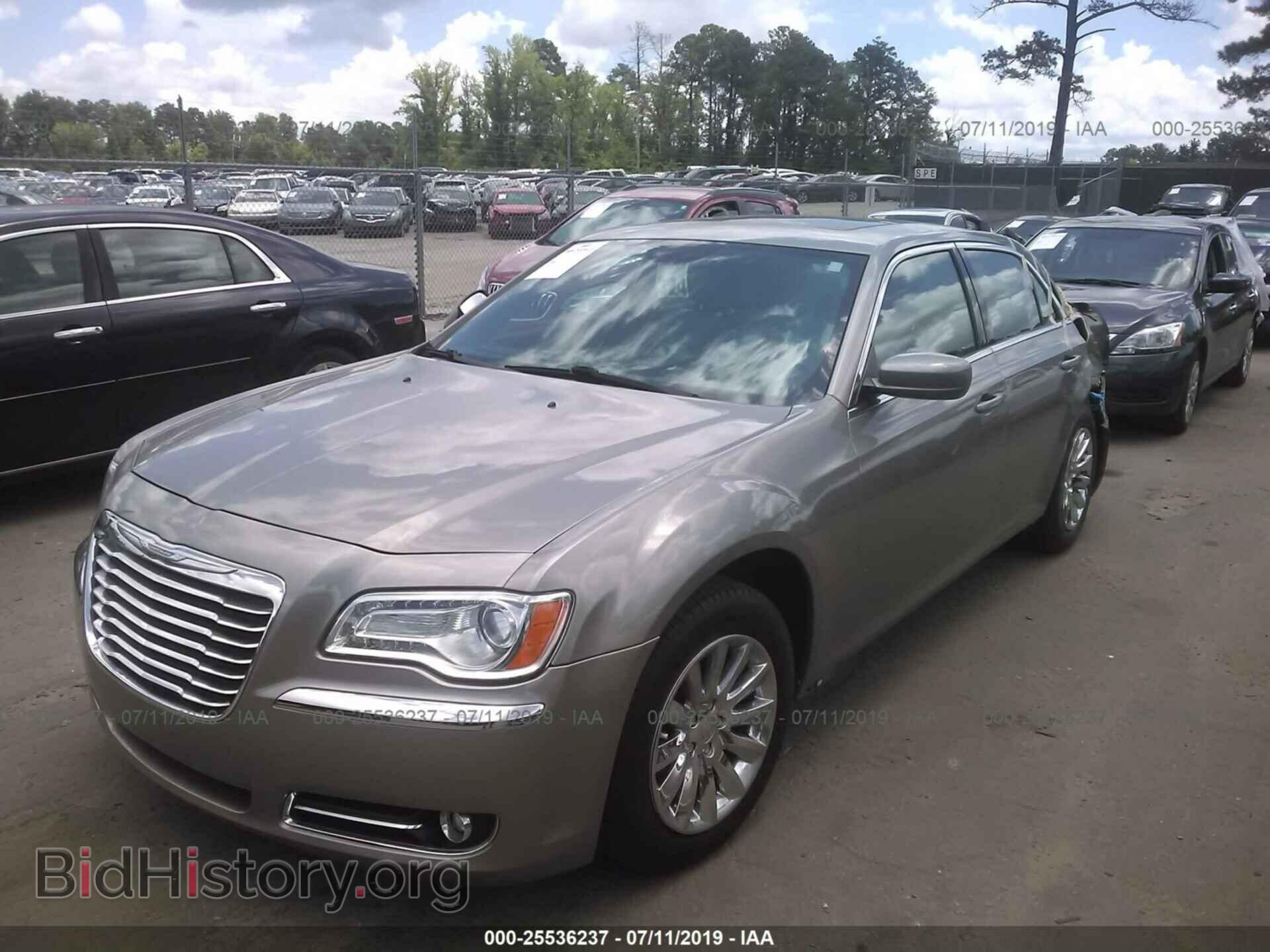 2014 CHRYSLER 300 - VIN: 2C3CCAAG5EH148500 - Фото 2