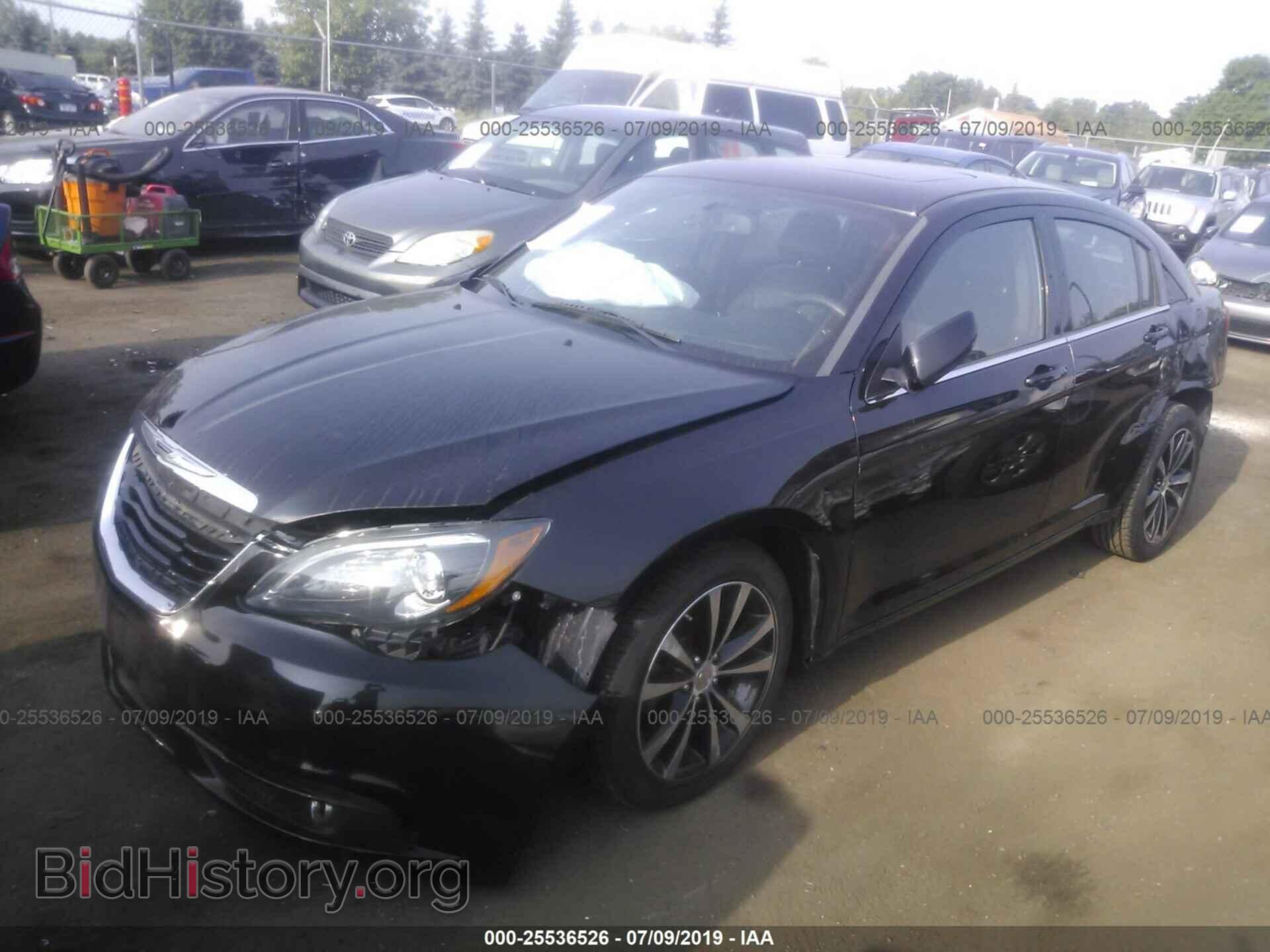 2012 CHRYSLER 200 - VIN: 1C3CCBHG9CN276836 - Фото 2