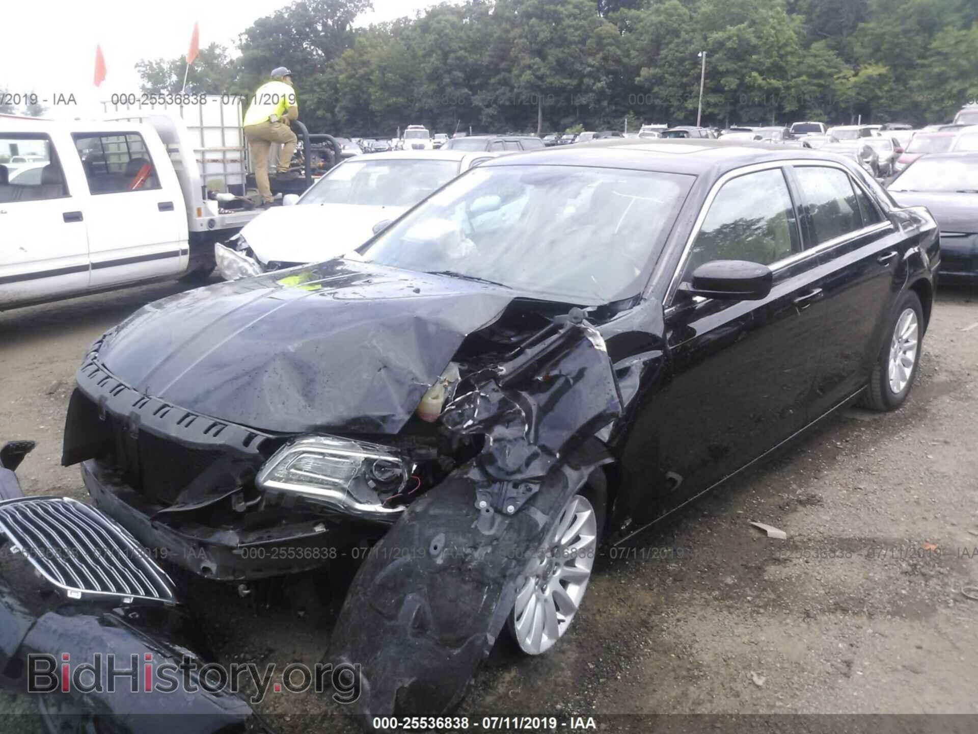 2014 CHRYSLER 300 - VIN: 2C3CCAAG7EH376630 - Фото 2