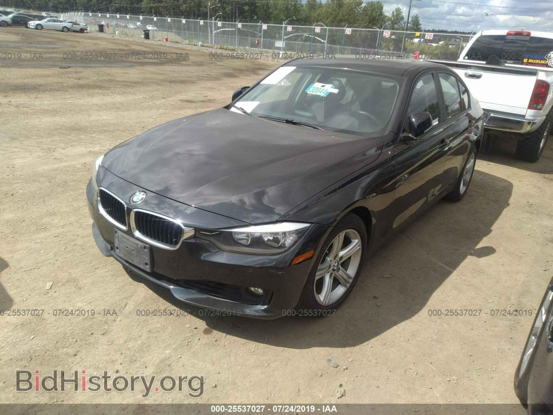 2013 BMW 328 - VIN: WBA3C1C57DF436054 - Фото 2