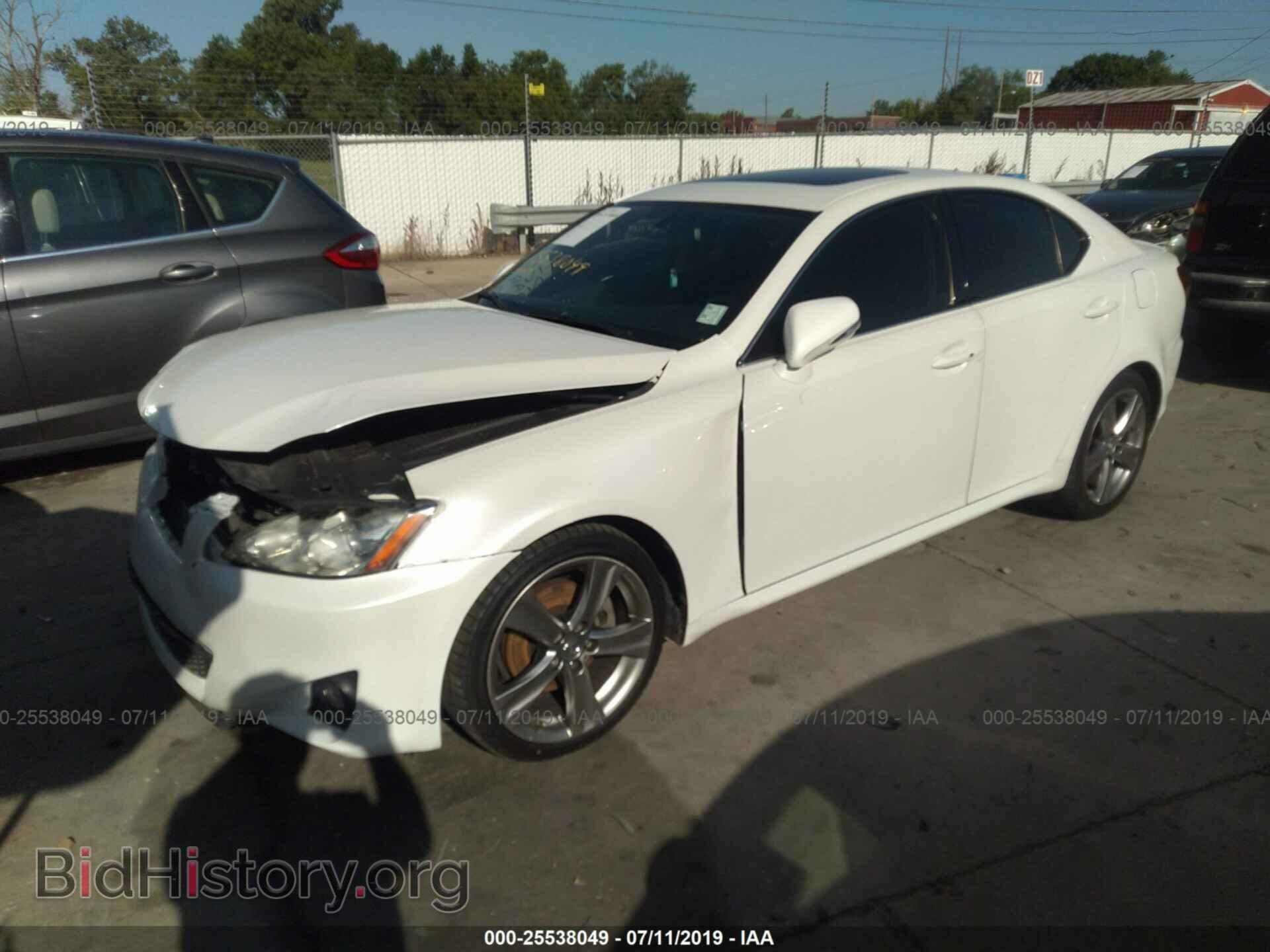 2011 LEXUS IS - VIN: JTHBF5C20B5153256 - Фото 2
