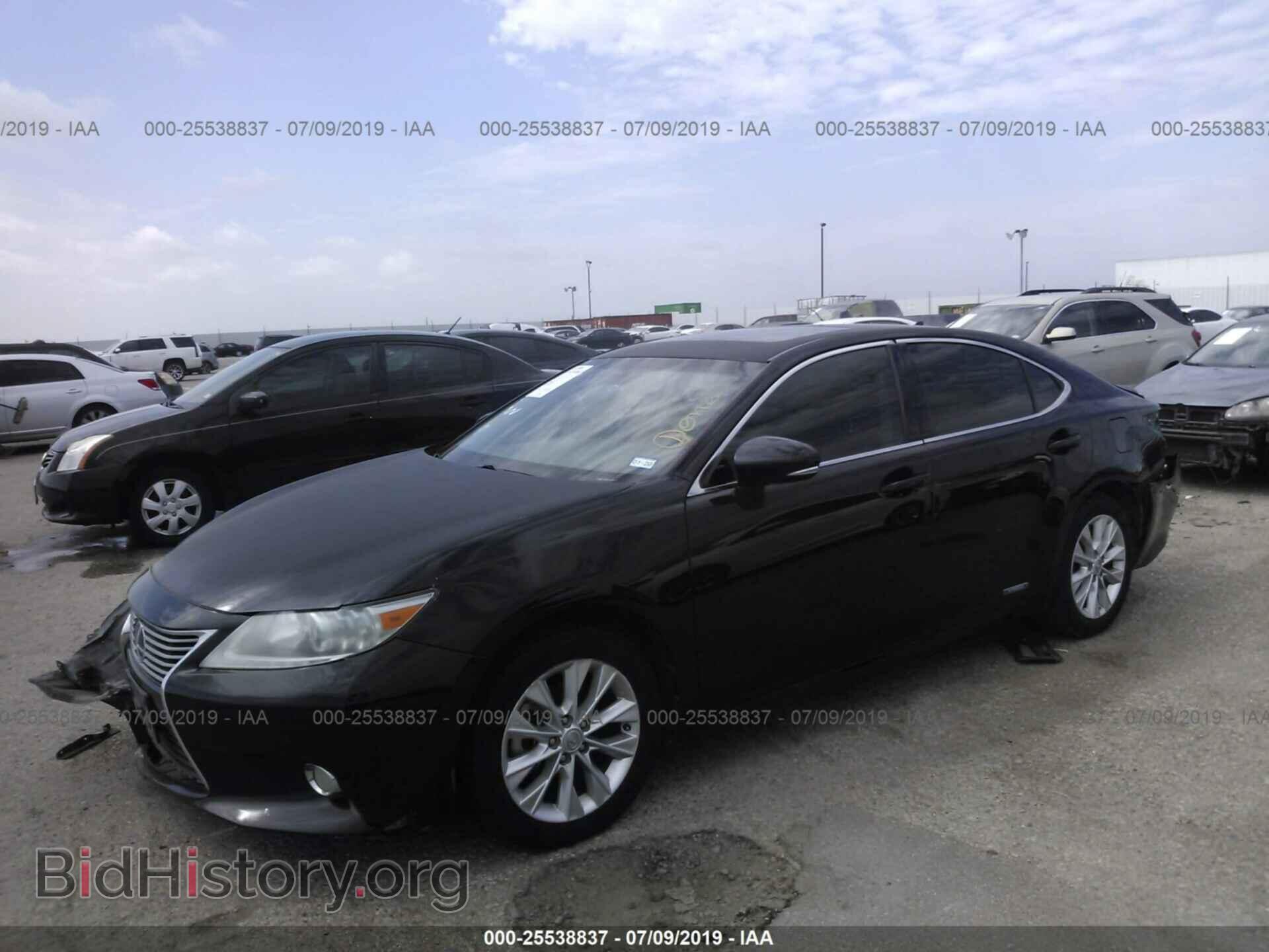 2013 LEXUS ES - VIN: JTHBW1GG4D2015500 - Photo 2