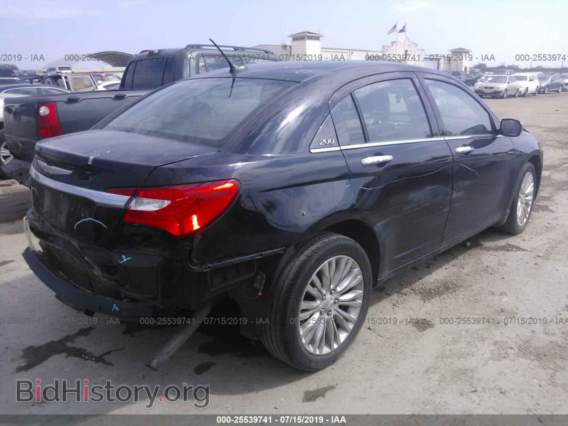 2011 CHRYSLER 200 - VIN: 1C3BC2FB5BN601029 - Фото 4