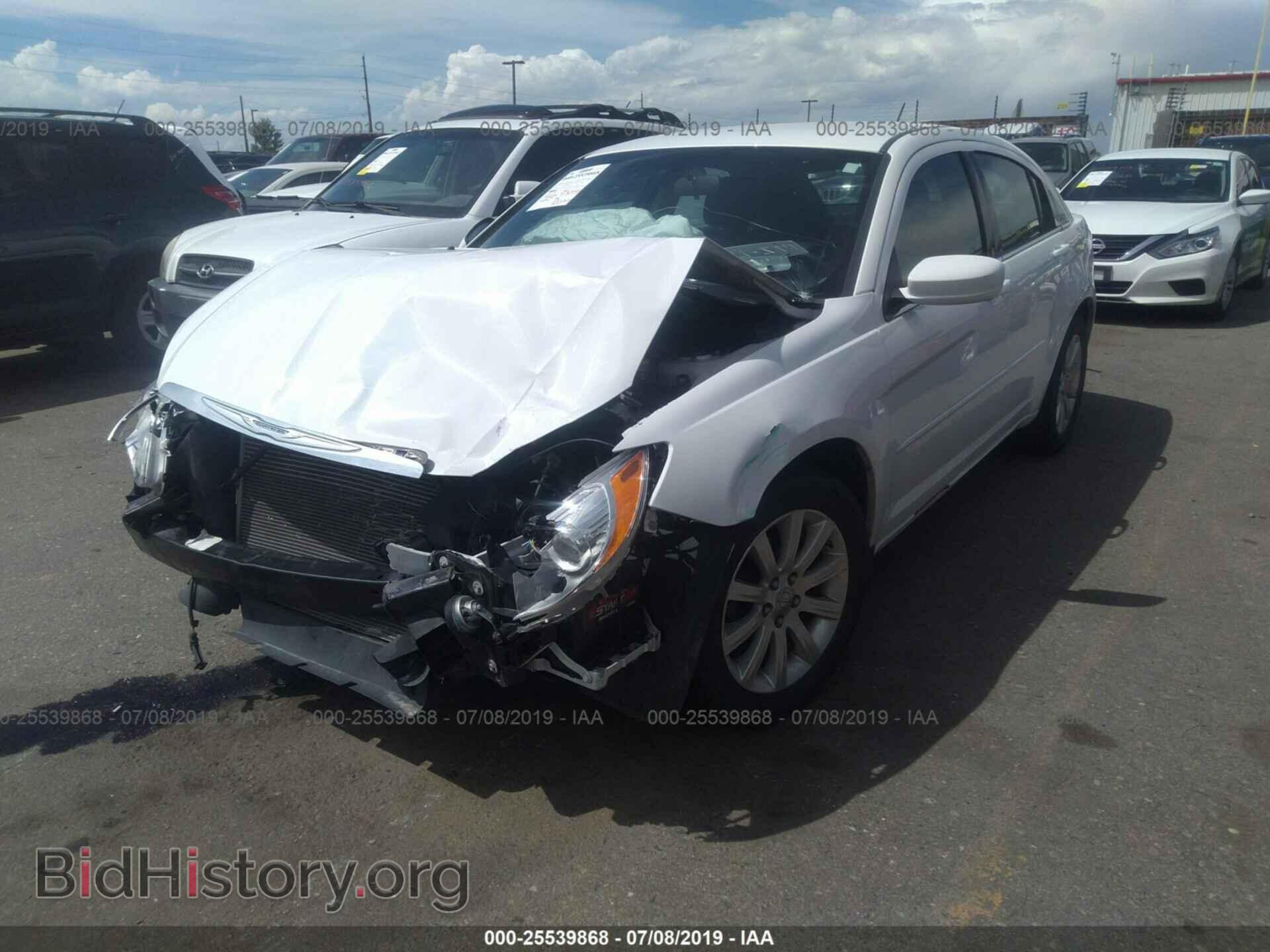 2013 CHRYSLER 200 - VIN: 1C3CCBBB2DN606007 - Фото 2
