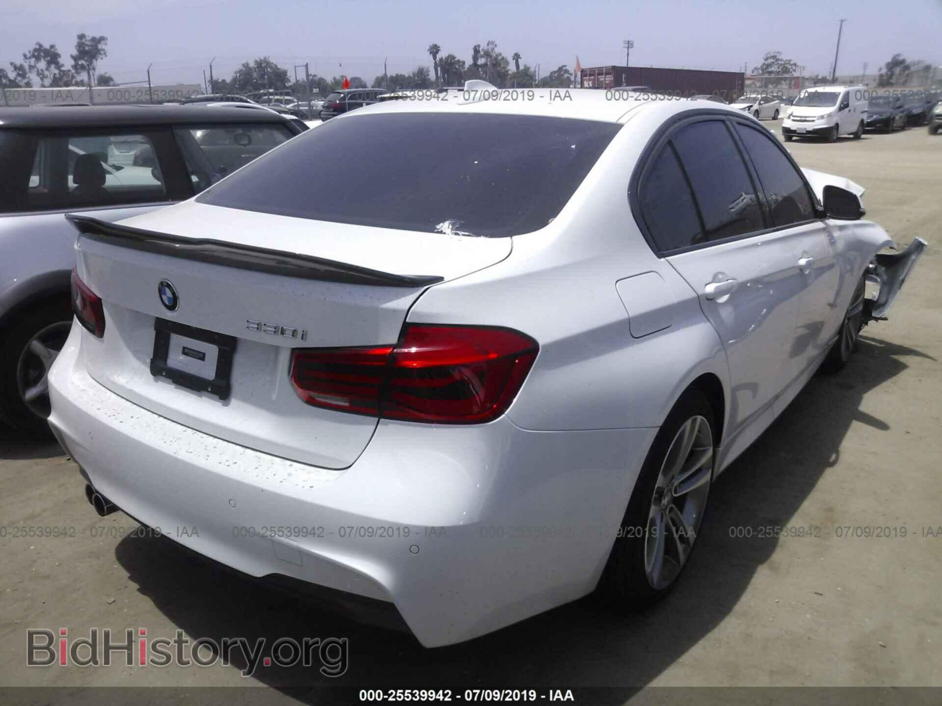 2018 BMW 330 - VIN: WBA8B9C54JEE82484 - Фото 4