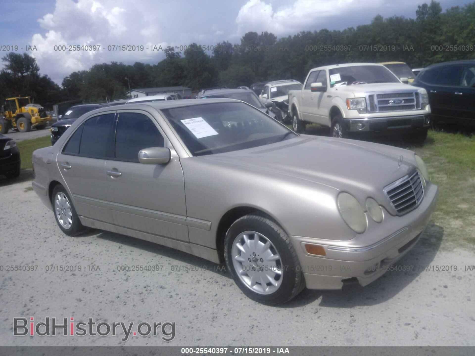 Photo WDBJF65J2YB137009 - MERCEDES-BENZ E 2000