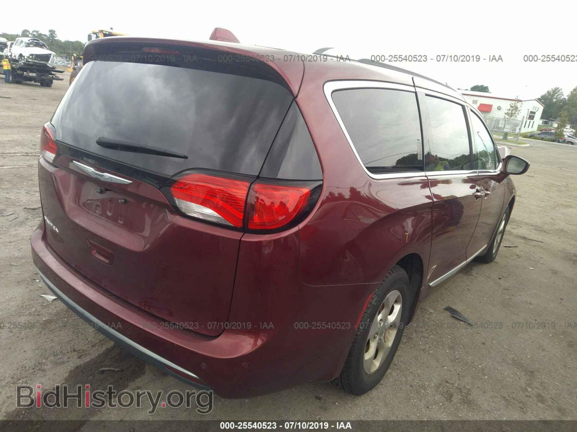 2017 CHRYSLER PACIFICA - VIN: 2C4RC1EGXHR585259 - Фото 4