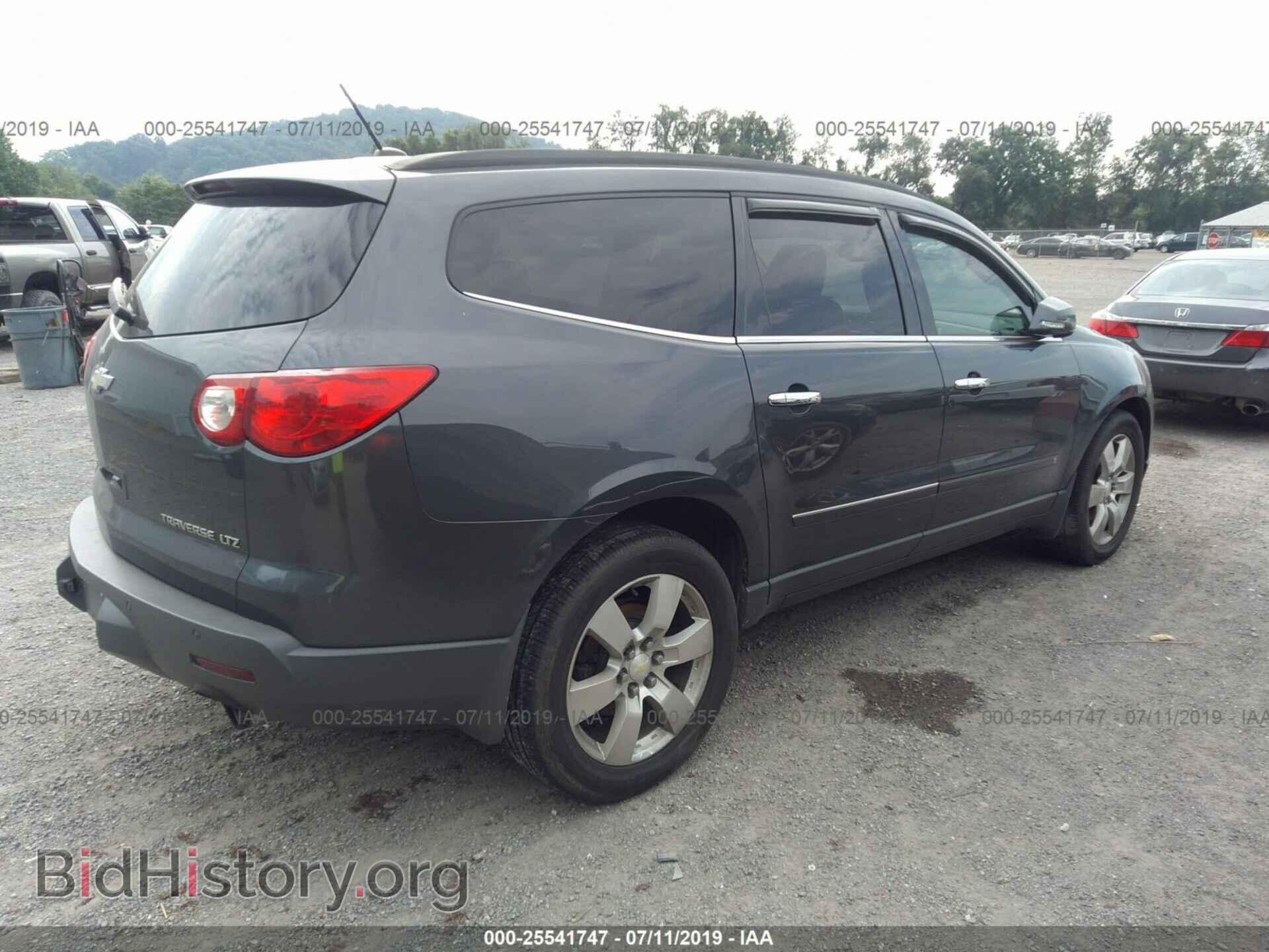 2009 CHEVROLET TRAVERSE - VIN: 1GNER33D39S104650 - Фото 4