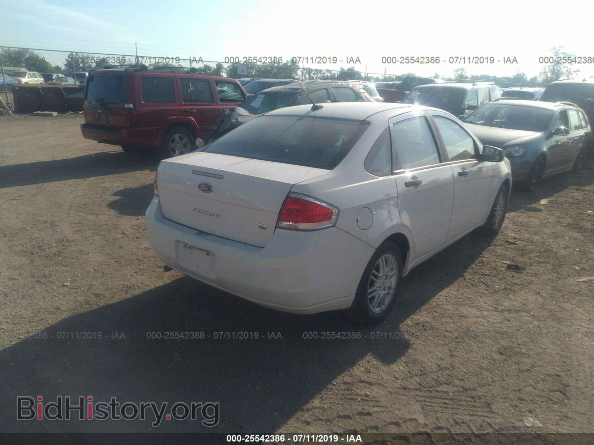 2011 FORD FOCUS - VIN: 1FAHP3FN2BW182390 - Фото 3