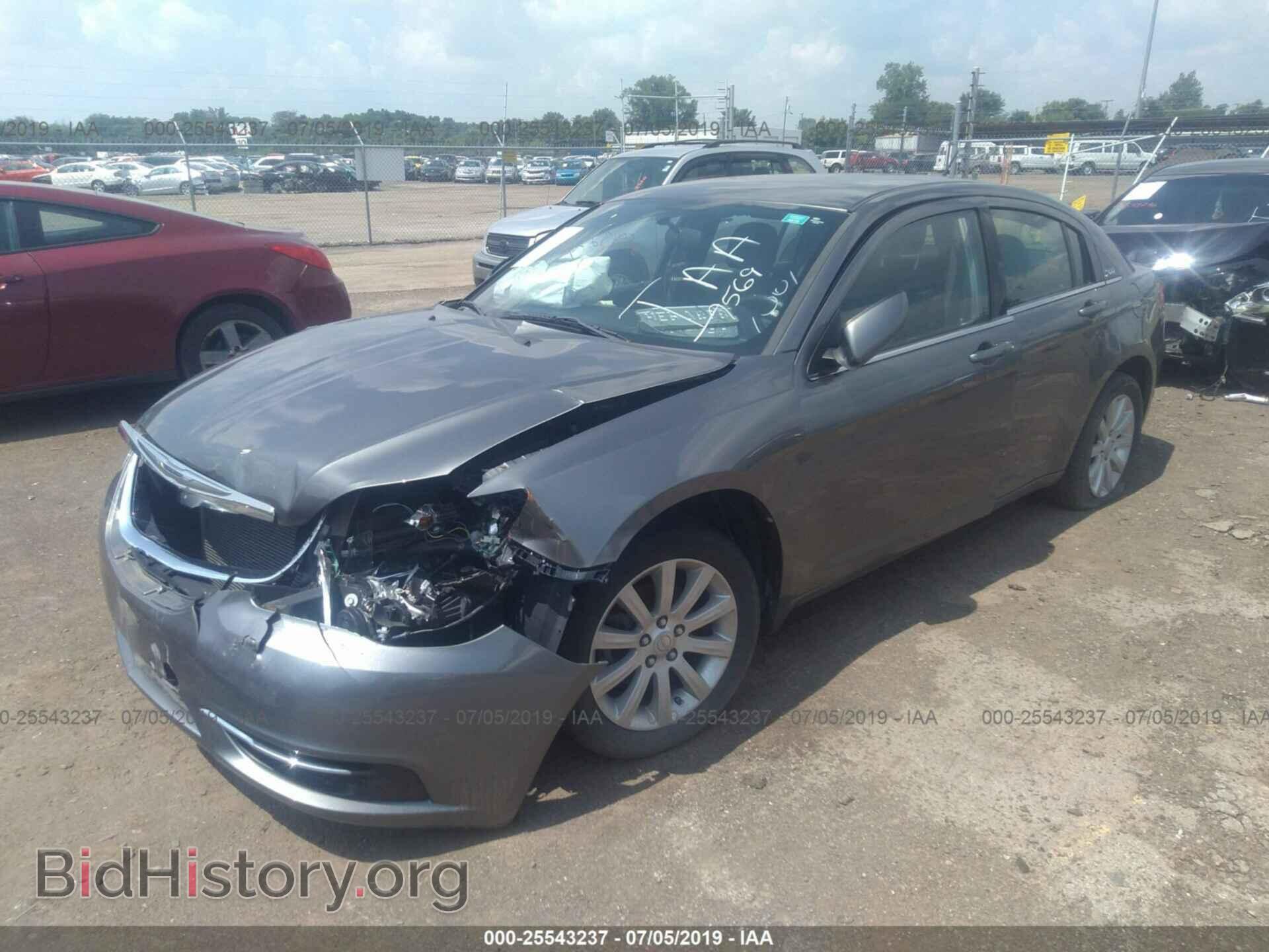 2013 CHRYSLER 200 - VIN: 1C3CCBBB8DN597569 - Photo 2