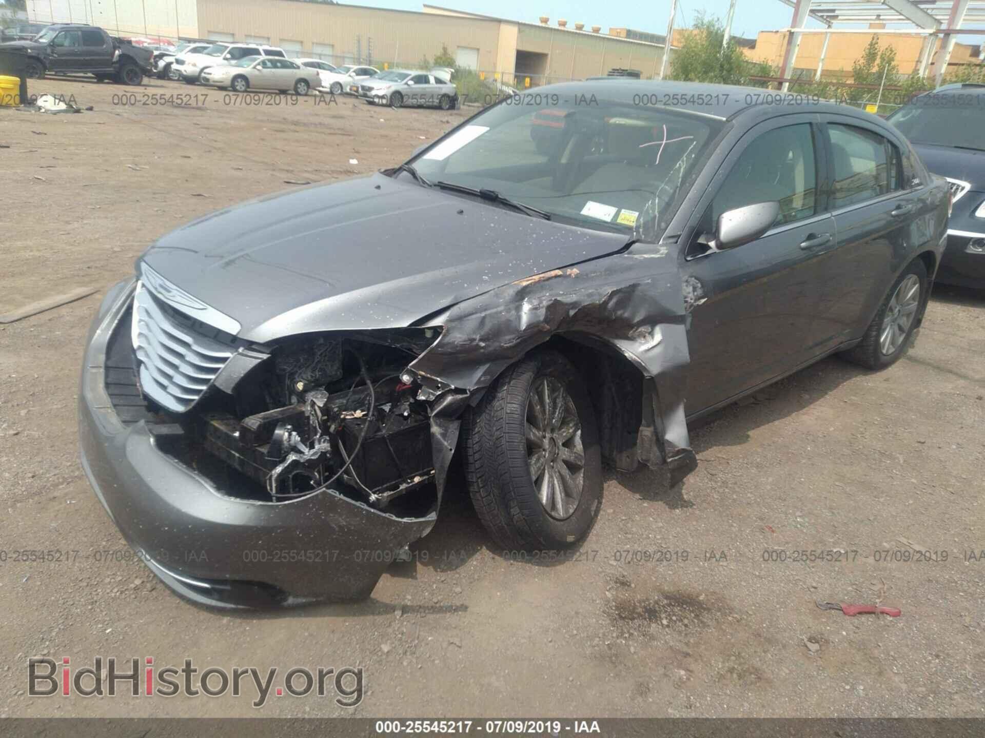 2012 CHRYSLER 200 - VIN: 1C3CCBBB2CN107500 - Фото 2