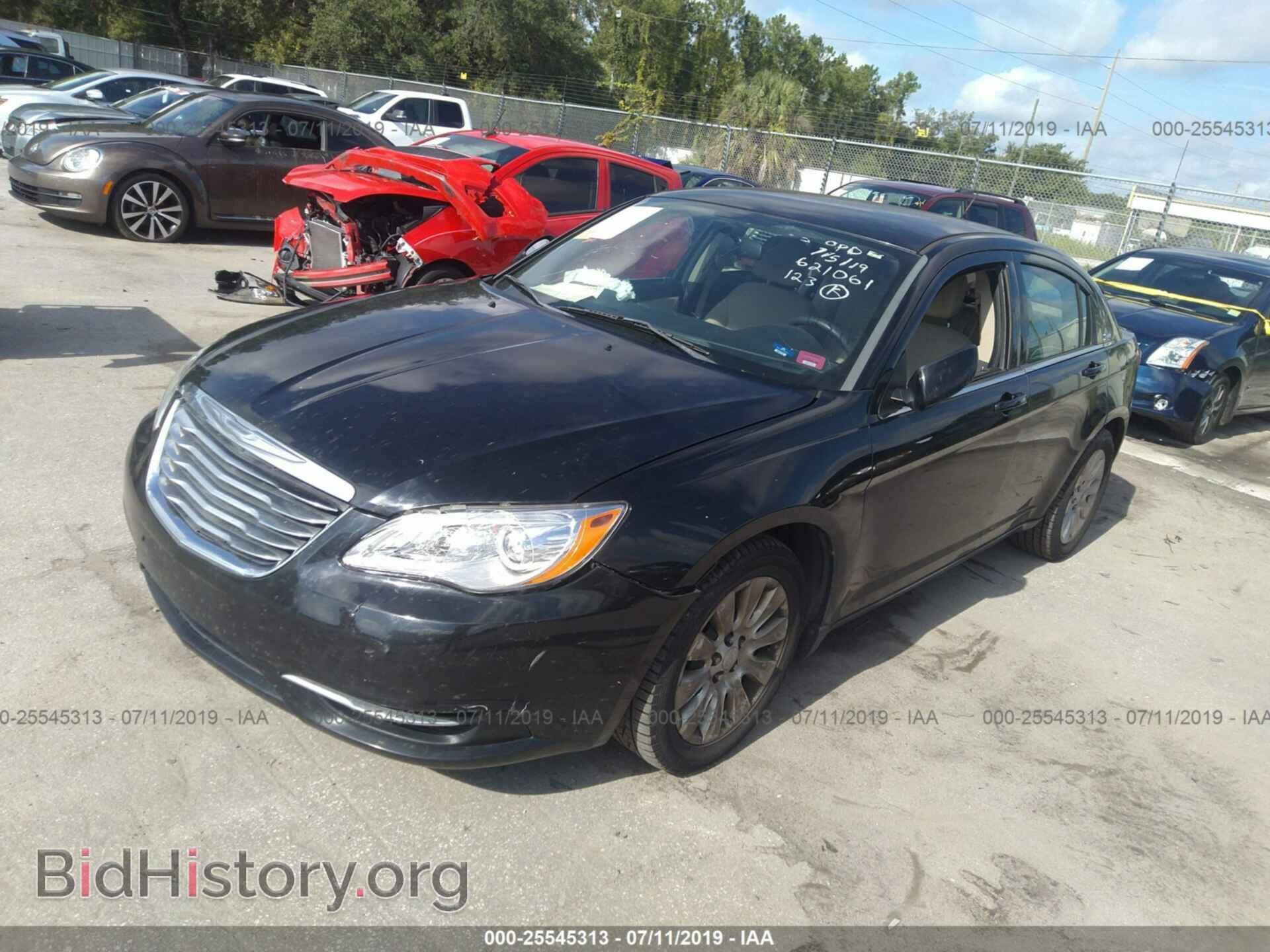 2014 CHRYSLER 200 - VIN: 1C3CCBAB1EN121795 - Фото 2