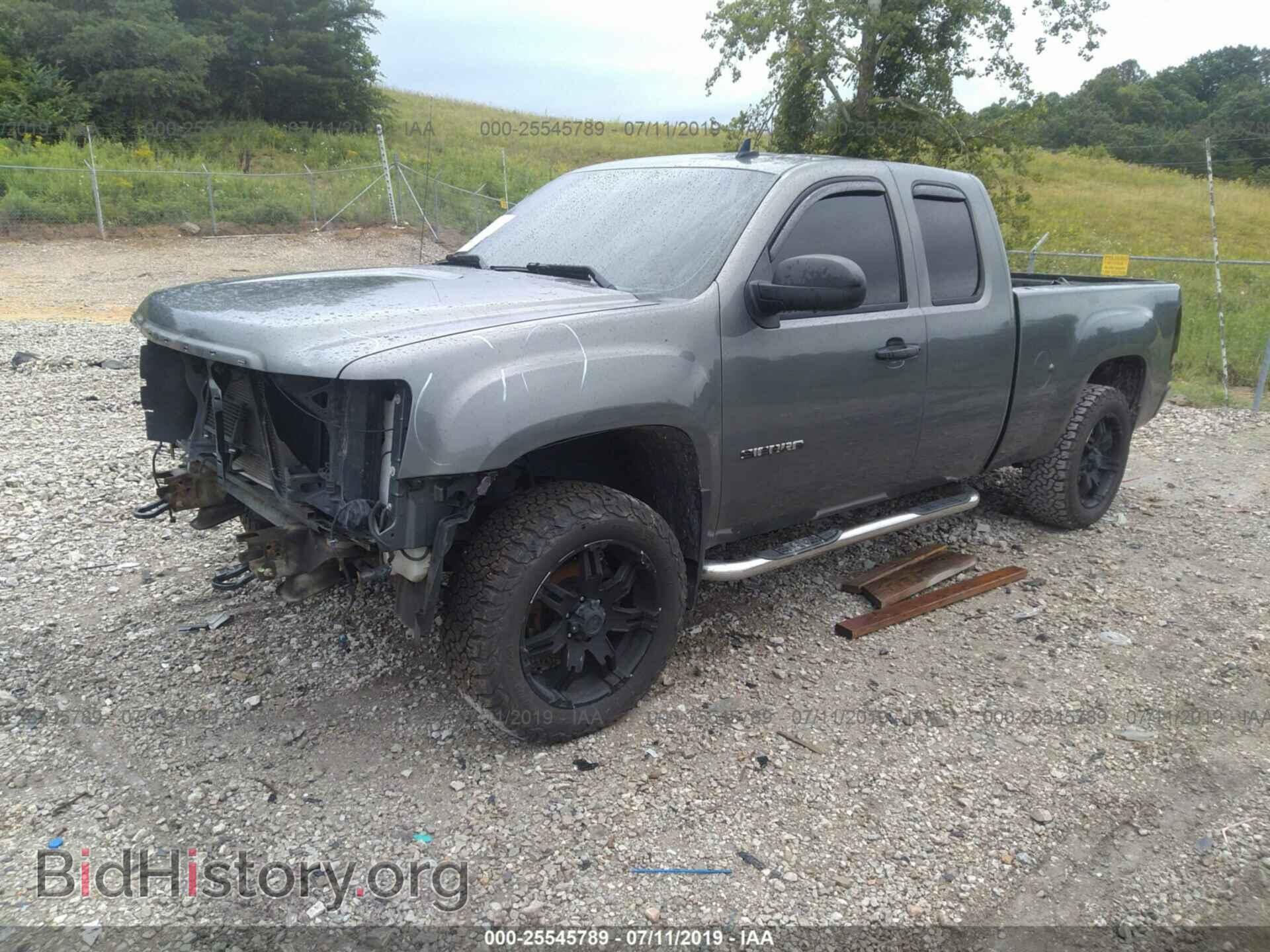 2011 GMC SIERRA - VIN: 1GTR2VE39BZ155355 - Photo 2