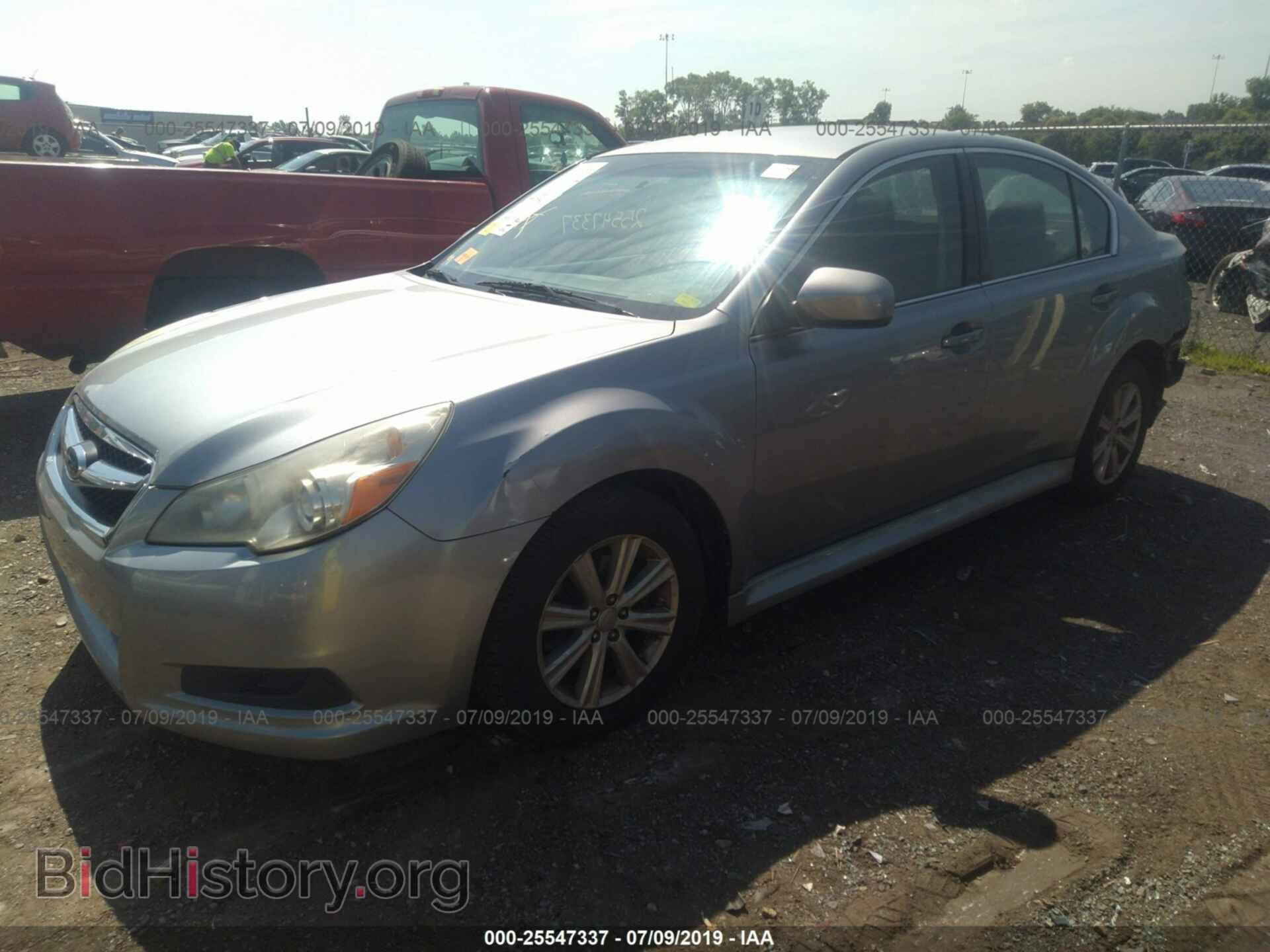 2011 SUBARU LEGACY - VIN: 4S3BMCB63B3225658 - Фото 2