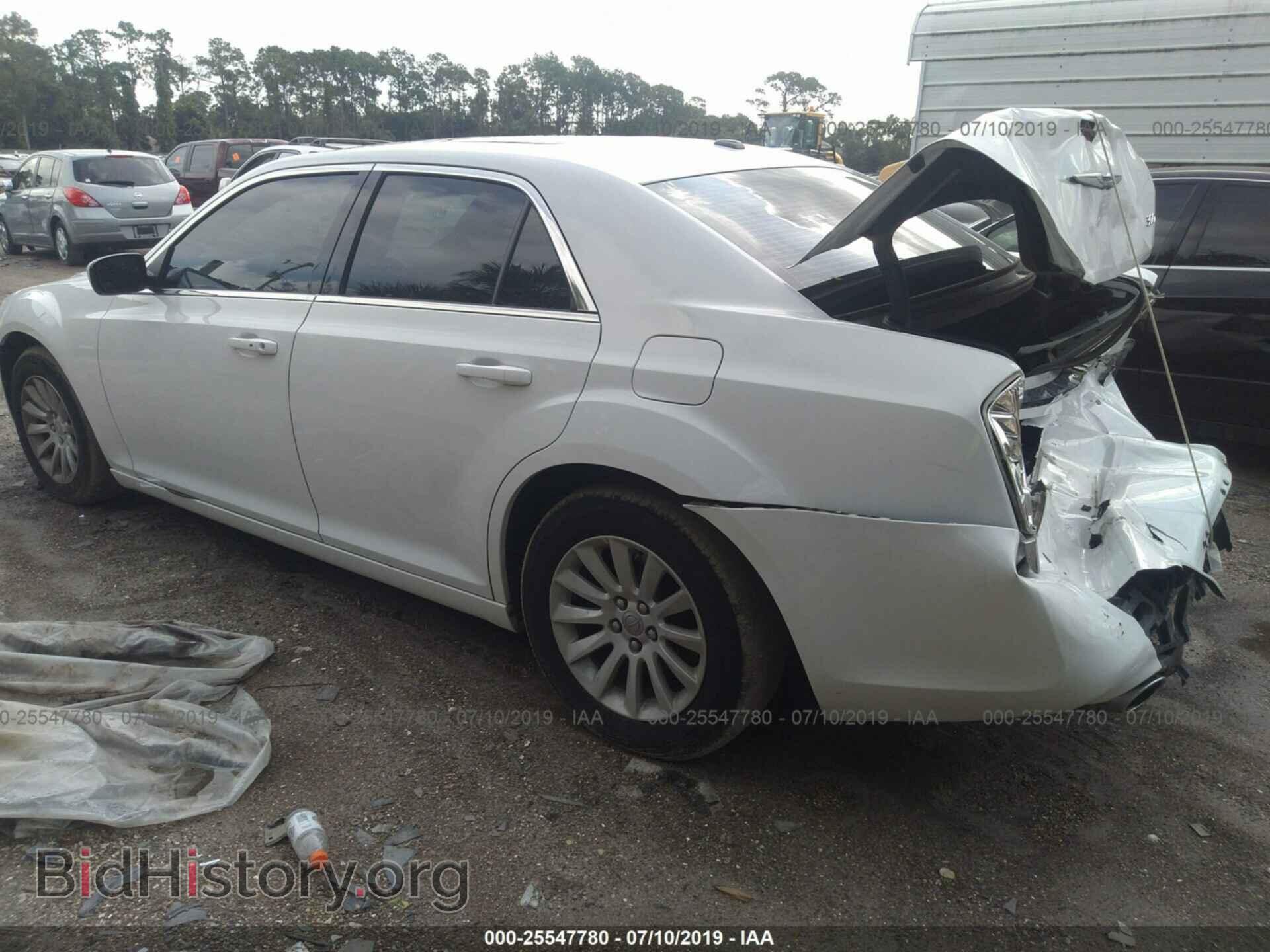 2014 CHRYSLER 300 - VIN: 2C3CCAAG0EH379725 - Фото 3