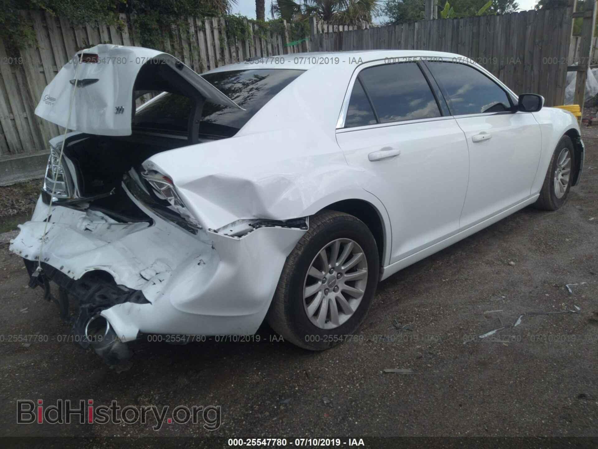 2014 CHRYSLER 300 - VIN: 2C3CCAAG0EH379725 - Фото 4