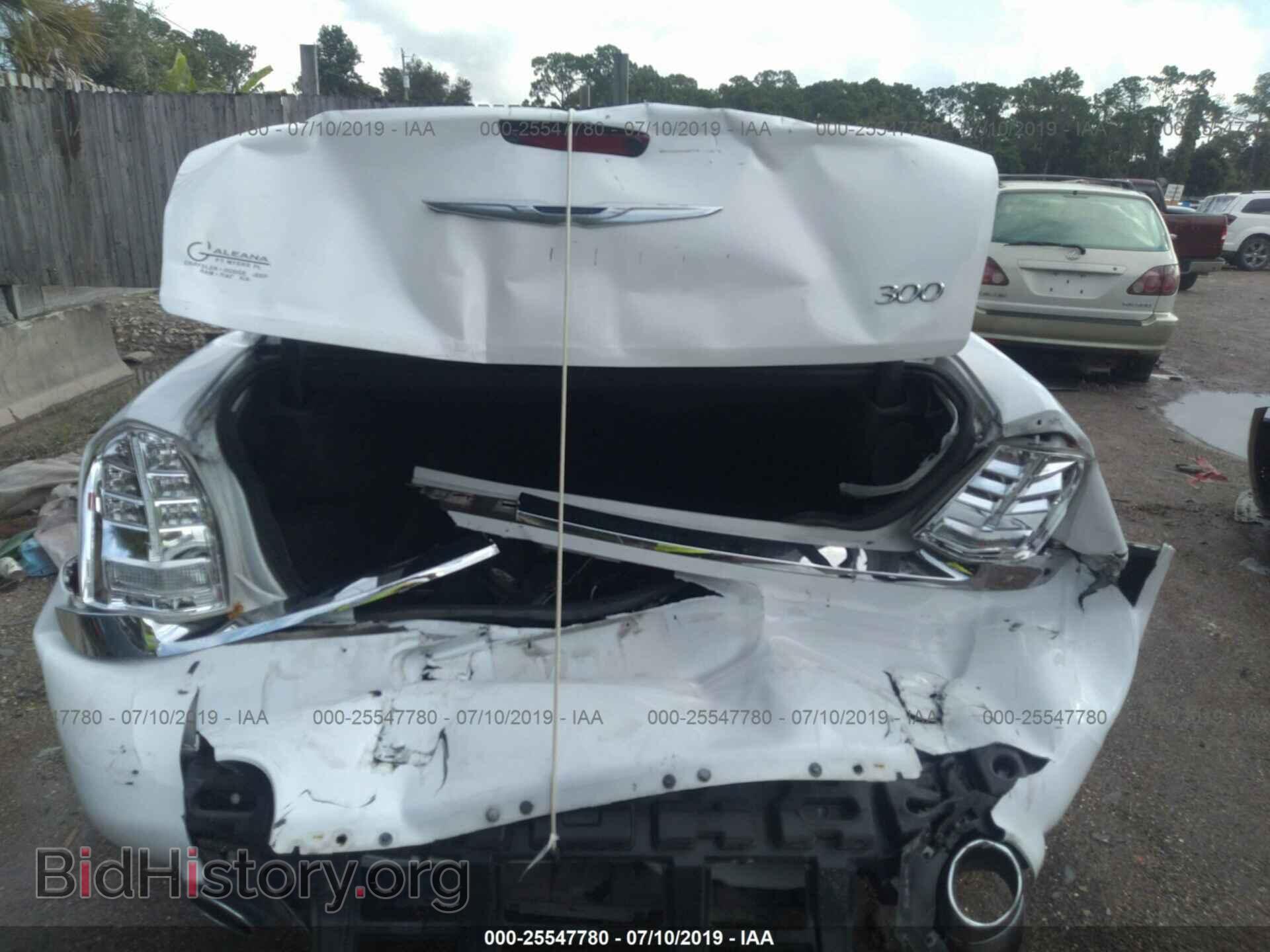2014 CHRYSLER 300 - VIN: 2C3CCAAG0EH379725 - Фото 6