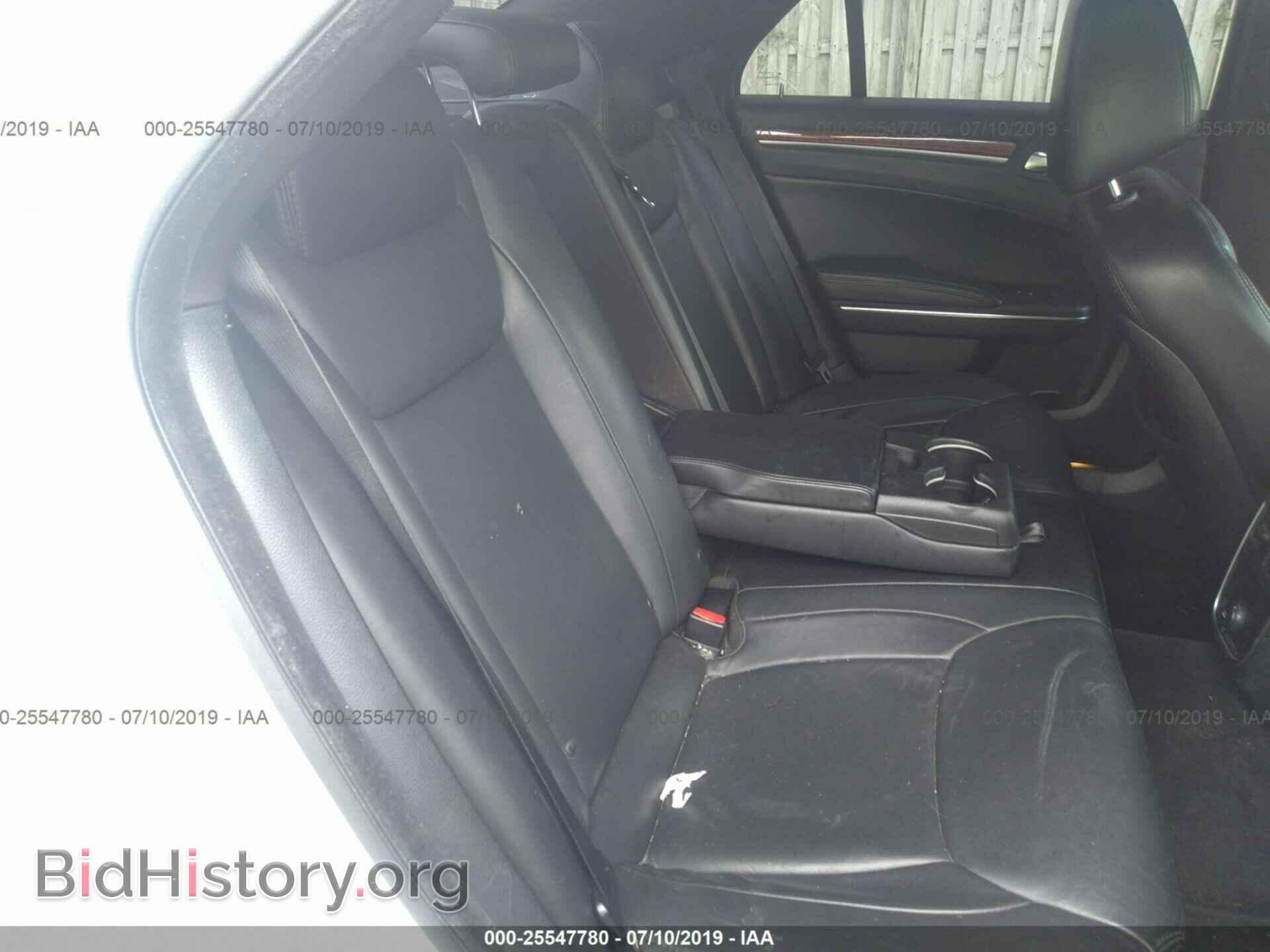 2014 CHRYSLER 300 - VIN: 2C3CCAAG0EH379725 - Фото 8