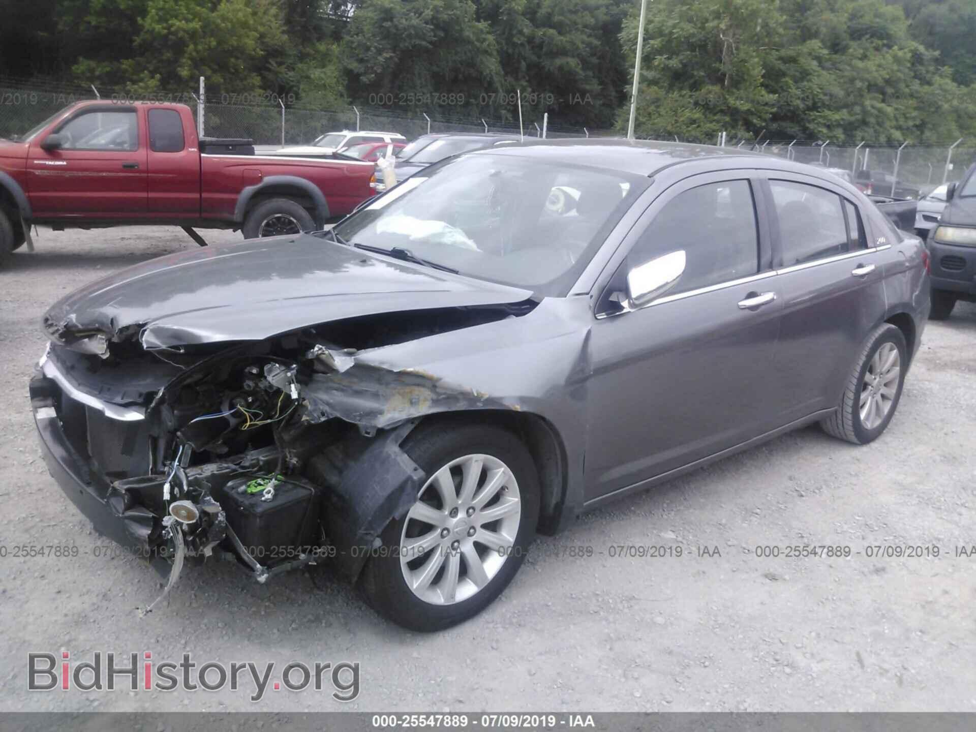 2013 CHRYSLER 200 - VIN: 1C3CCBCG9DN528349 - Photo 2