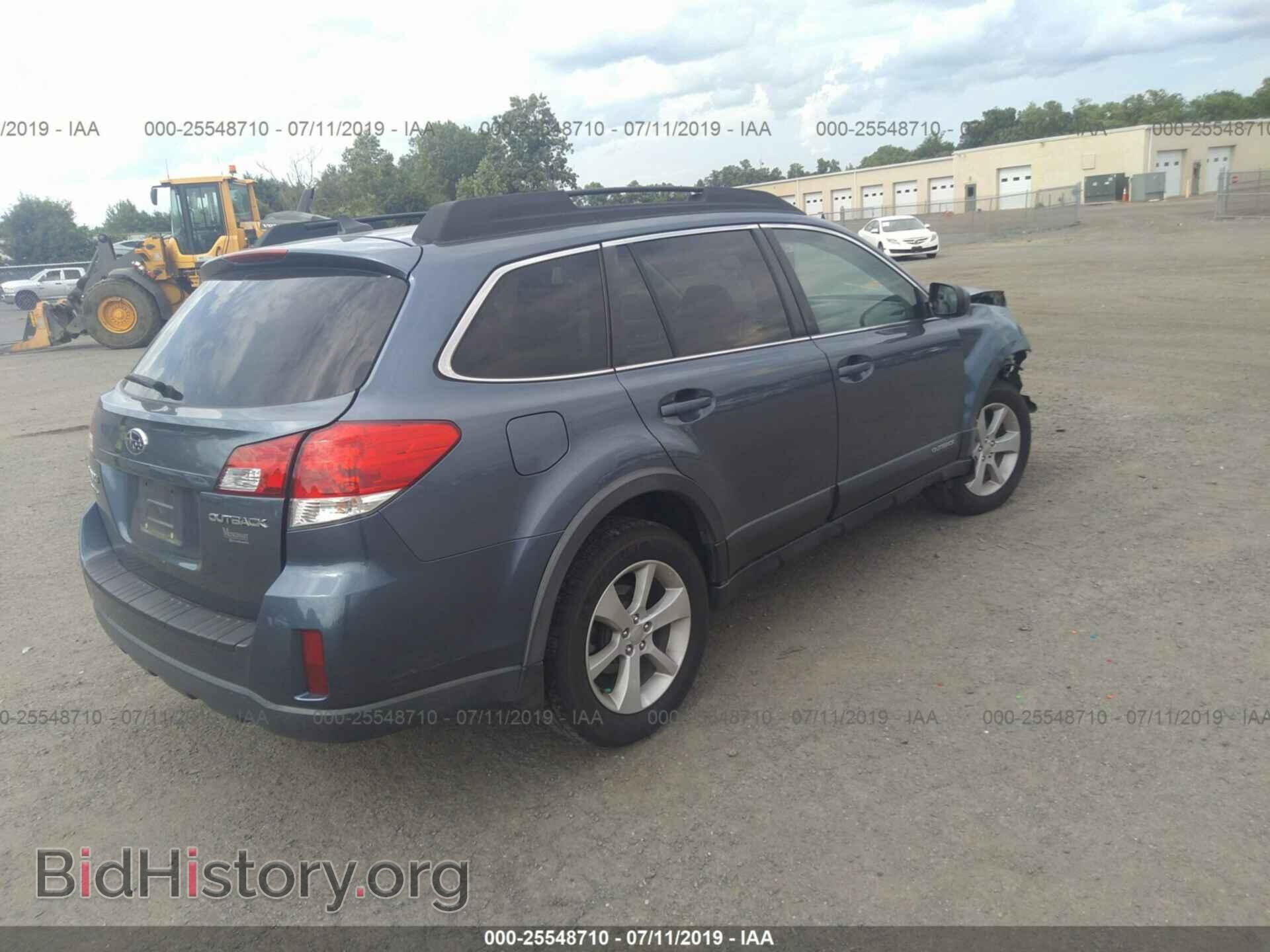 2014 SUBARU OUTBACK - VIN: 4S4BRCDC4E3282472 - Photo 4