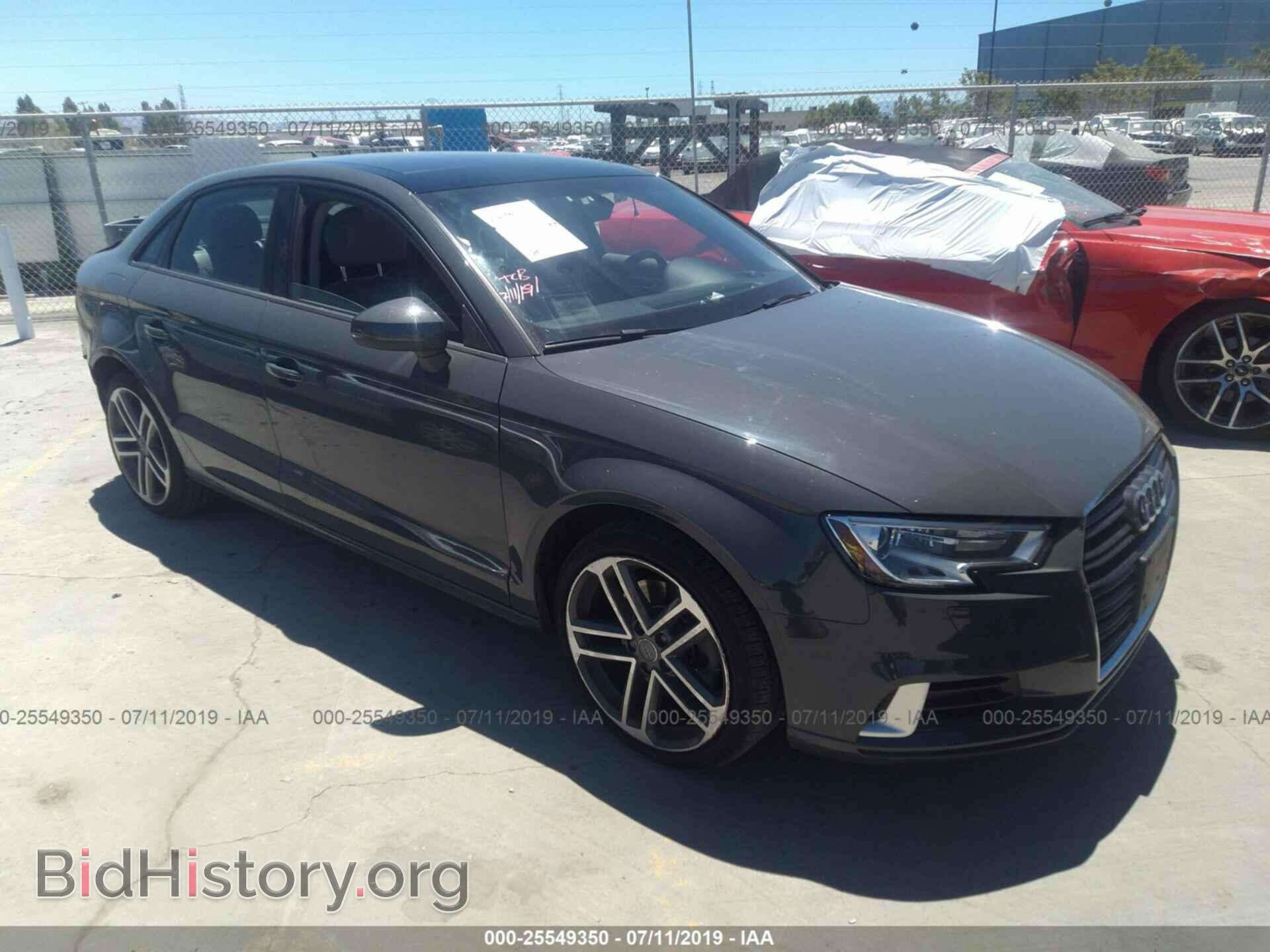 Фотография WAUB8GFF3H1010224 - AUDI A3 2017