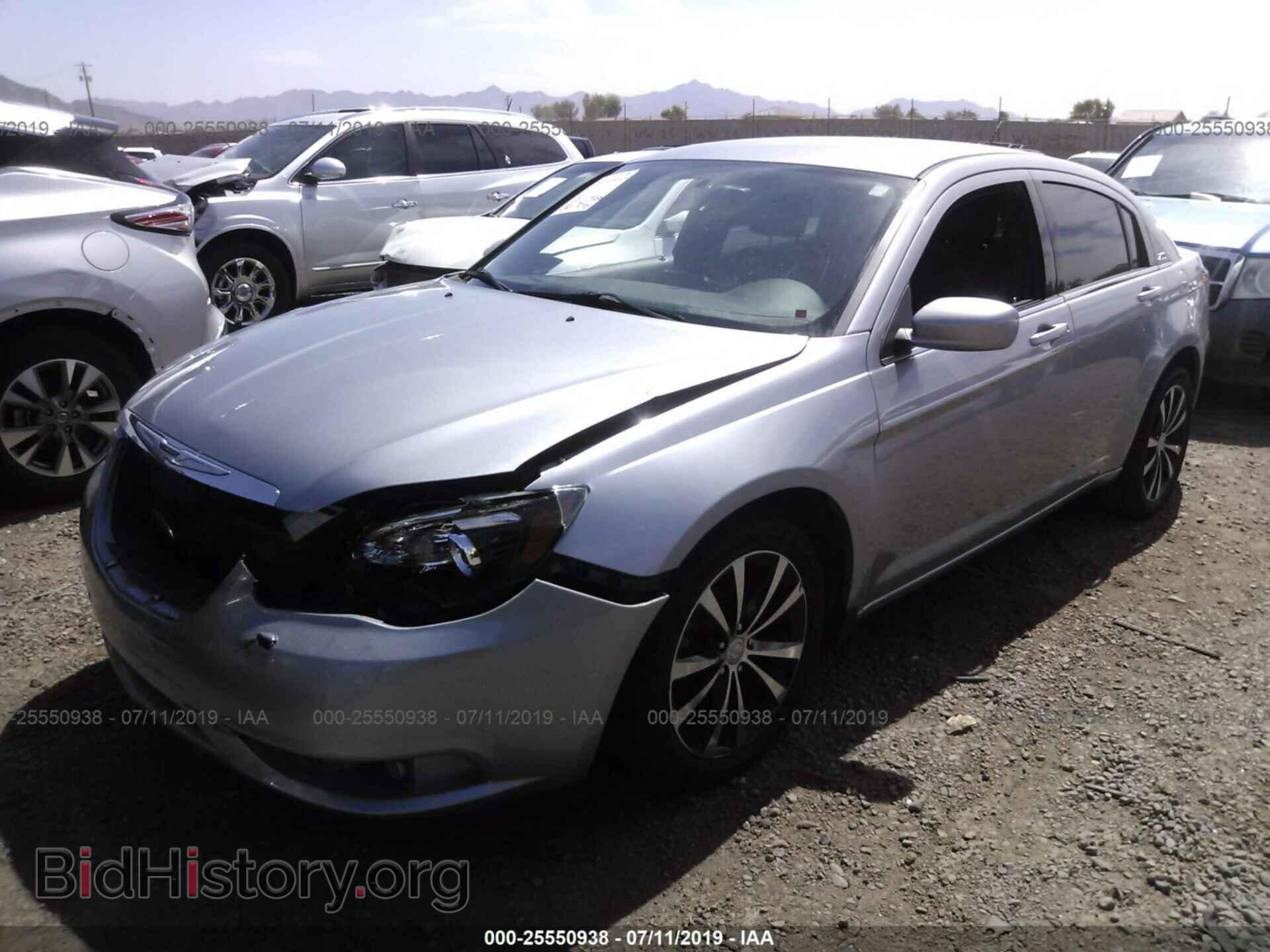 2014 CHRYSLER 200 - VIN: 1C3CCBCG2EN192058 - Фото 2
