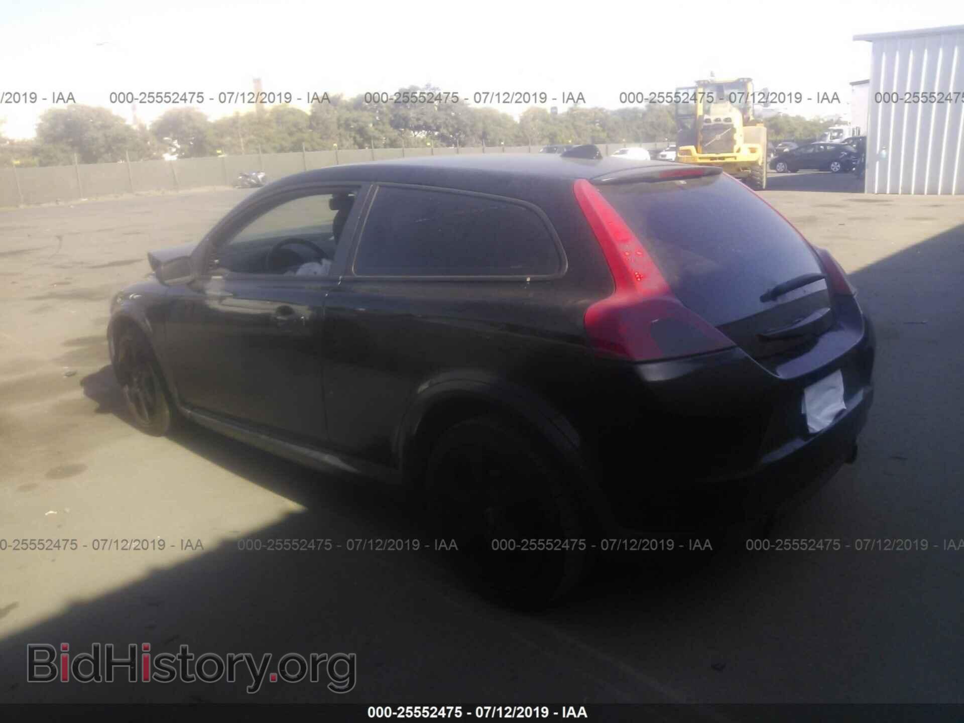 2011 VOLVO C30 - VIN: YV1672MK1B2201985 - Фото 3