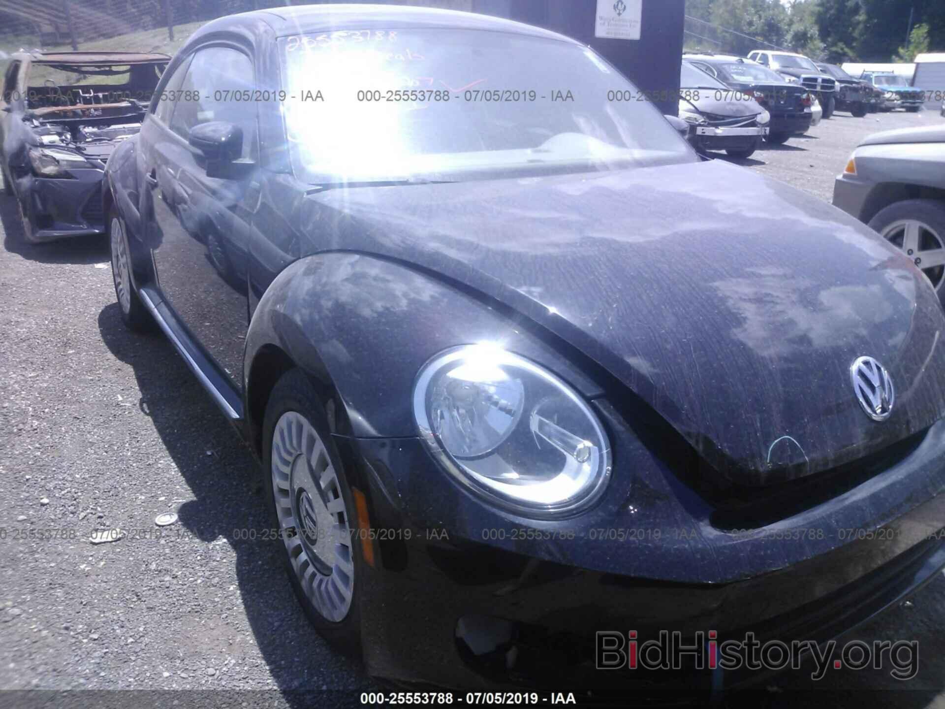 Photo 3VWJP7AT4DM676548 - VOLKSWAGEN BEETLE 2013