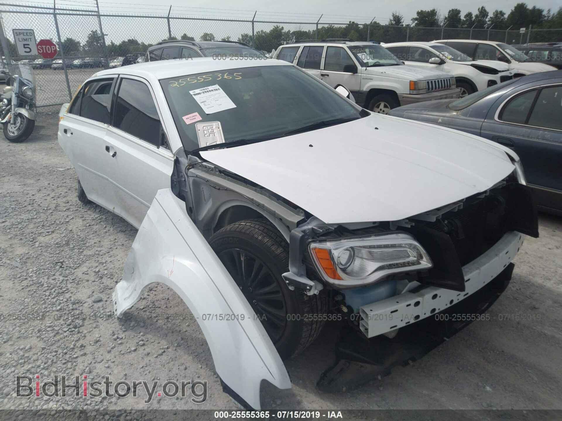 Фотография 2C3CCARG5EH383807 - CHRYSLER 300 2014