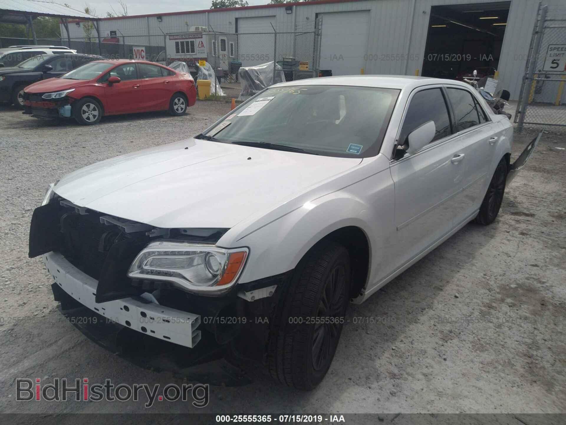 2014 CHRYSLER 300 - VIN: 2C3CCARG5EH383807 - Фото 2