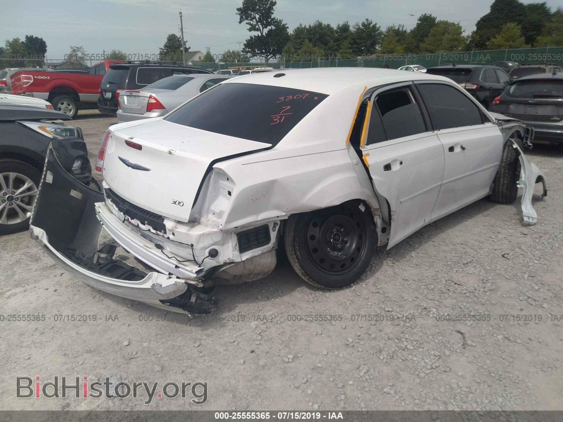 2014 CHRYSLER 300 - VIN: 2C3CCARG5EH383807 - Фото 4