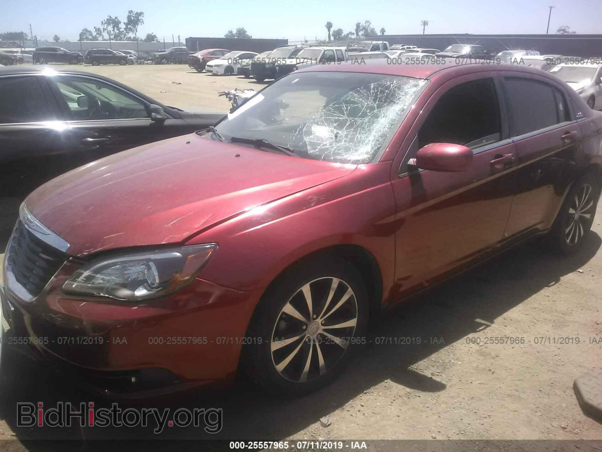 2012 CHRYSLER 200 - VIN: 1C3CCBHG5CN221705 - Фото 2