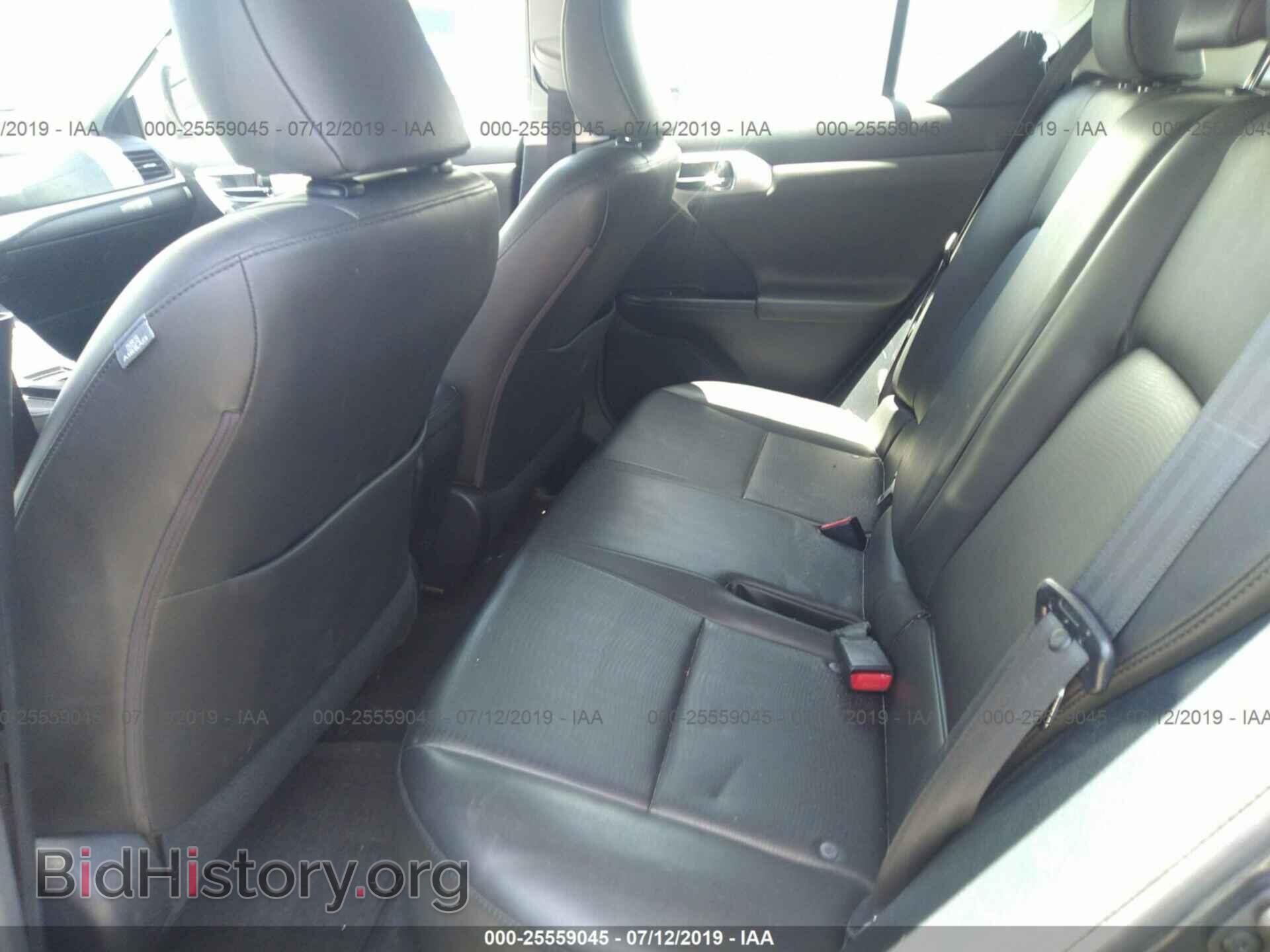 2011 LEXUS CT - VIN: JTHKD5BHXB2005709 - Photo 8