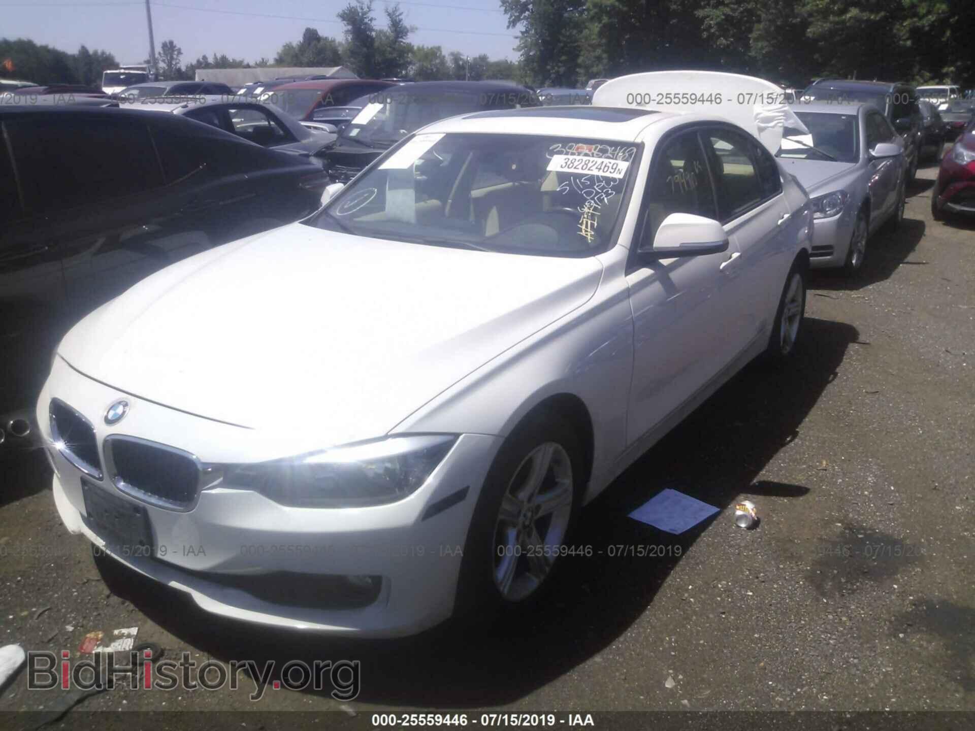 2013 BMW 320 - VIN: WBA3C3C51DF982246 - Фото 2