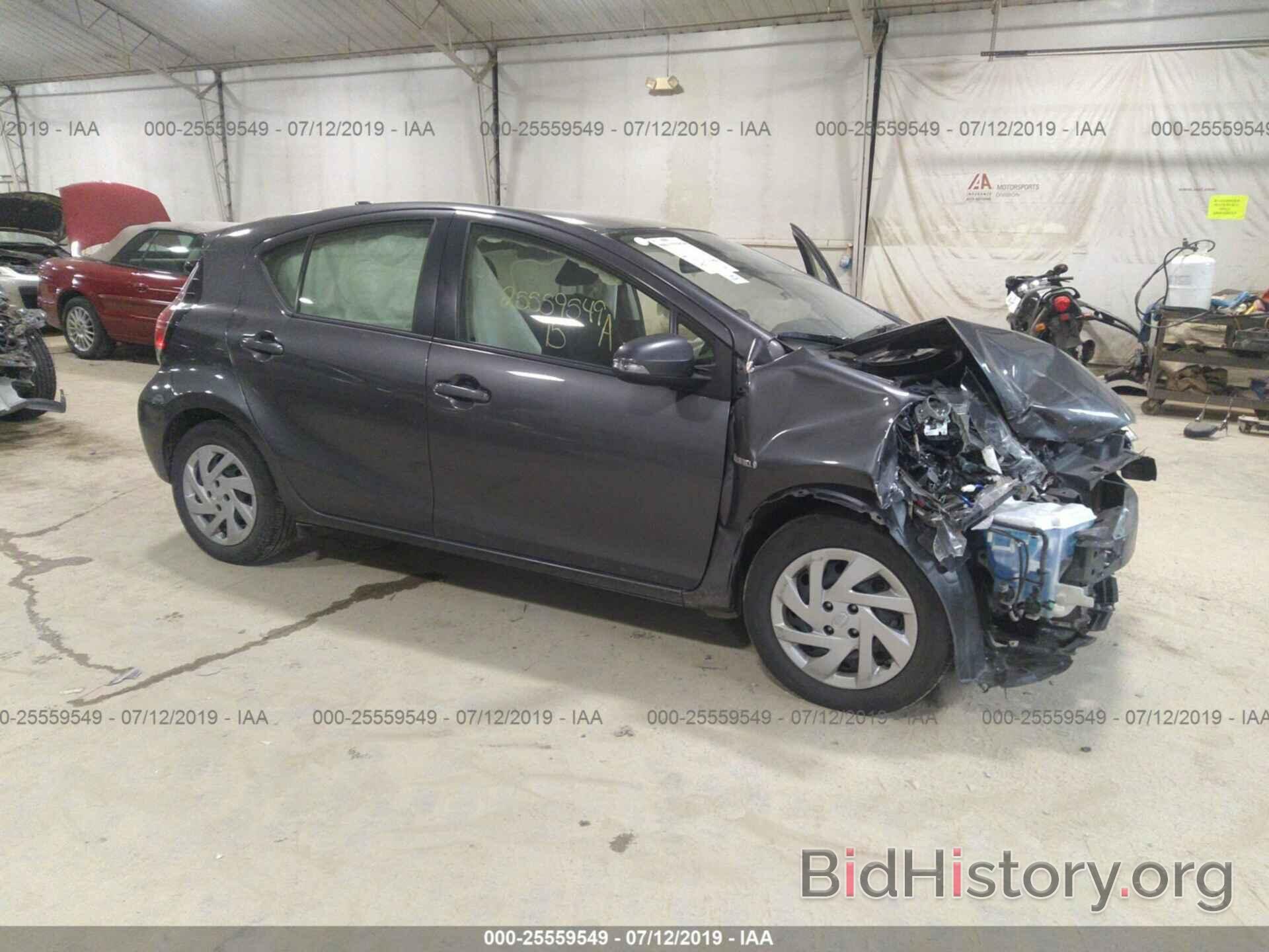 Фотография JTDKDTB35F1101642 - TOYOTA PRIUS C 2015