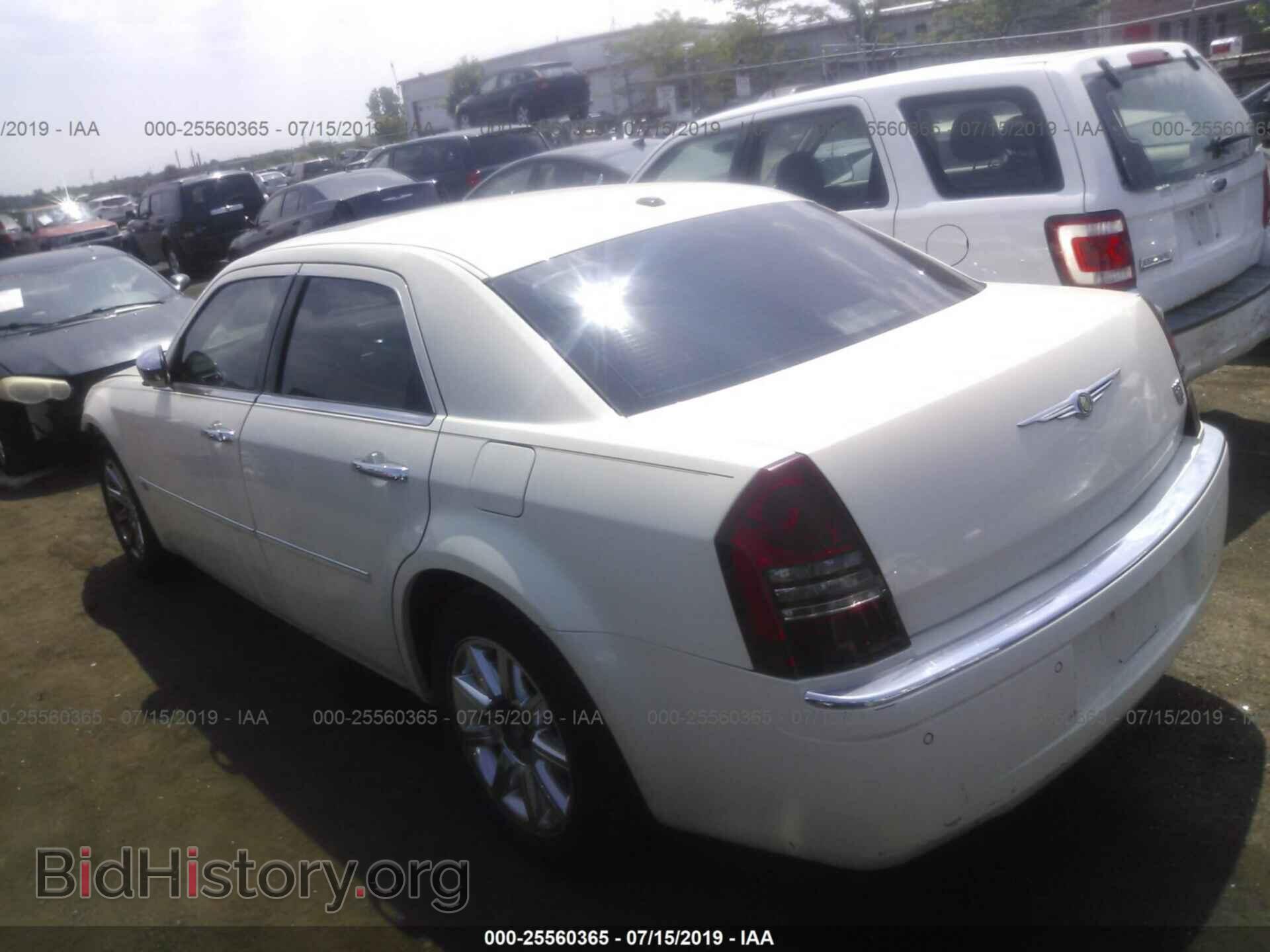 2006 CHRYSLER 300C - VIN: 2C3LA63H26H309458 - Фото 3