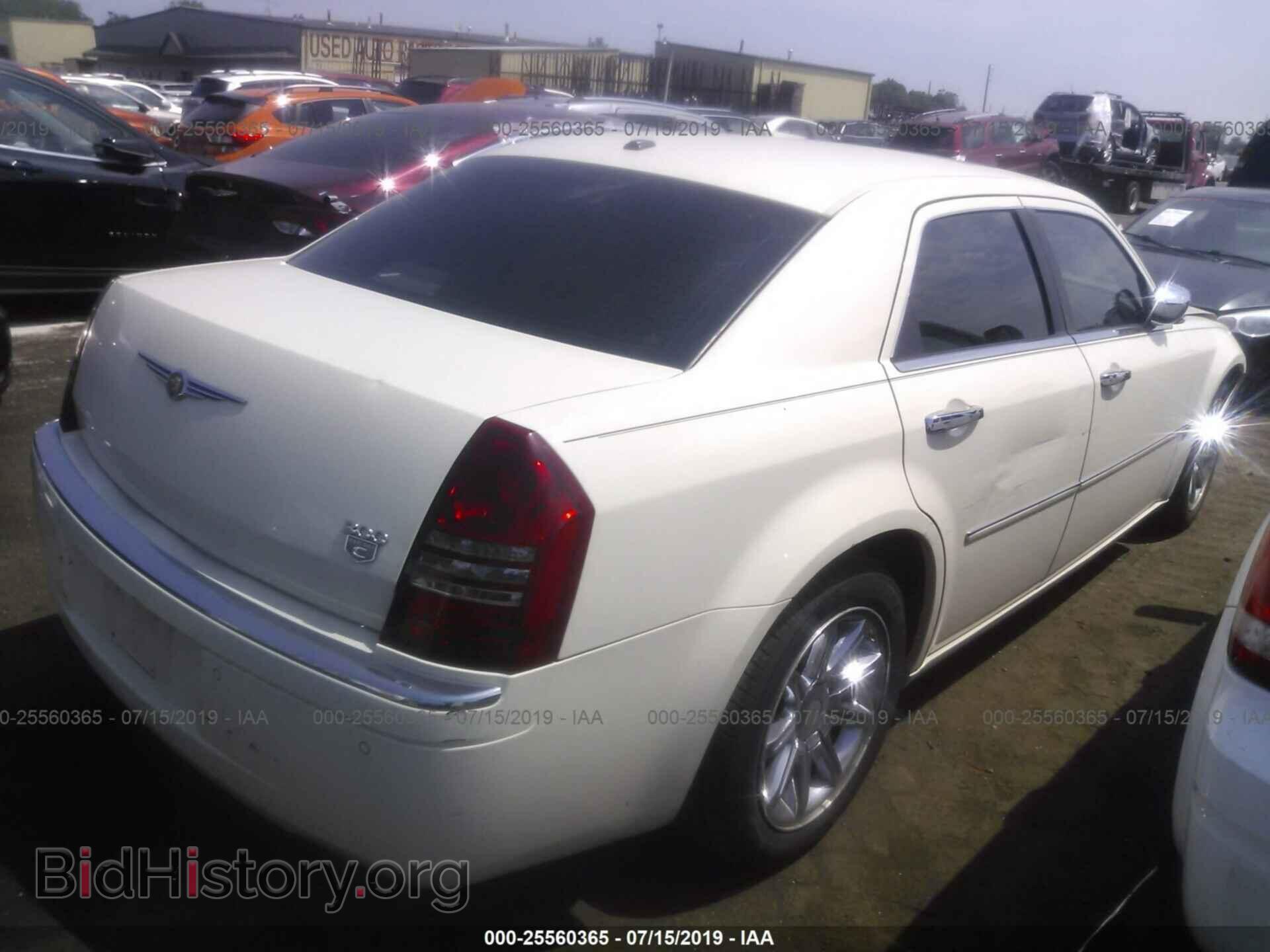 2006 CHRYSLER 300C - VIN: 2C3LA63H26H309458 - Фото 4