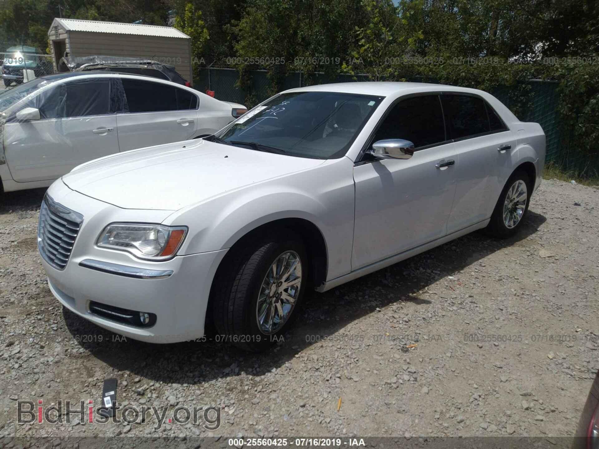 2012 CHRYSLER 300 - VIN: 2C3CCACG0CH216485 - Фото 2