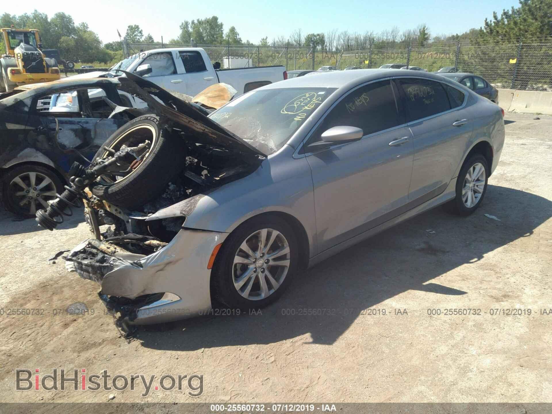 2015 CHRYSLER 200 - VIN: 1C3CCCAB7FN525255 - Фото 2