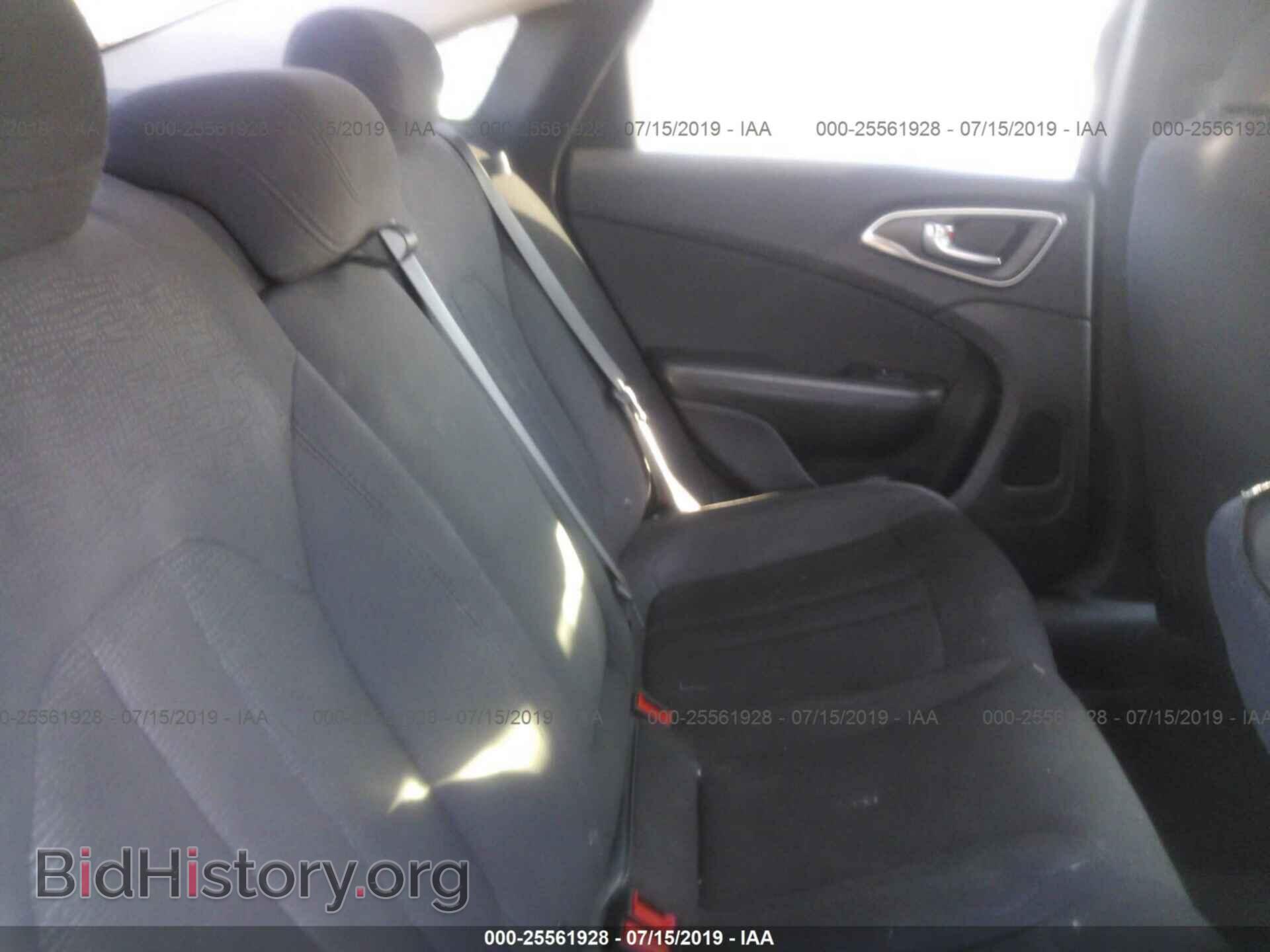 2015 CHRYSLER 200 - VIN: 1C3CCCAB6FN626786 - Фото 8