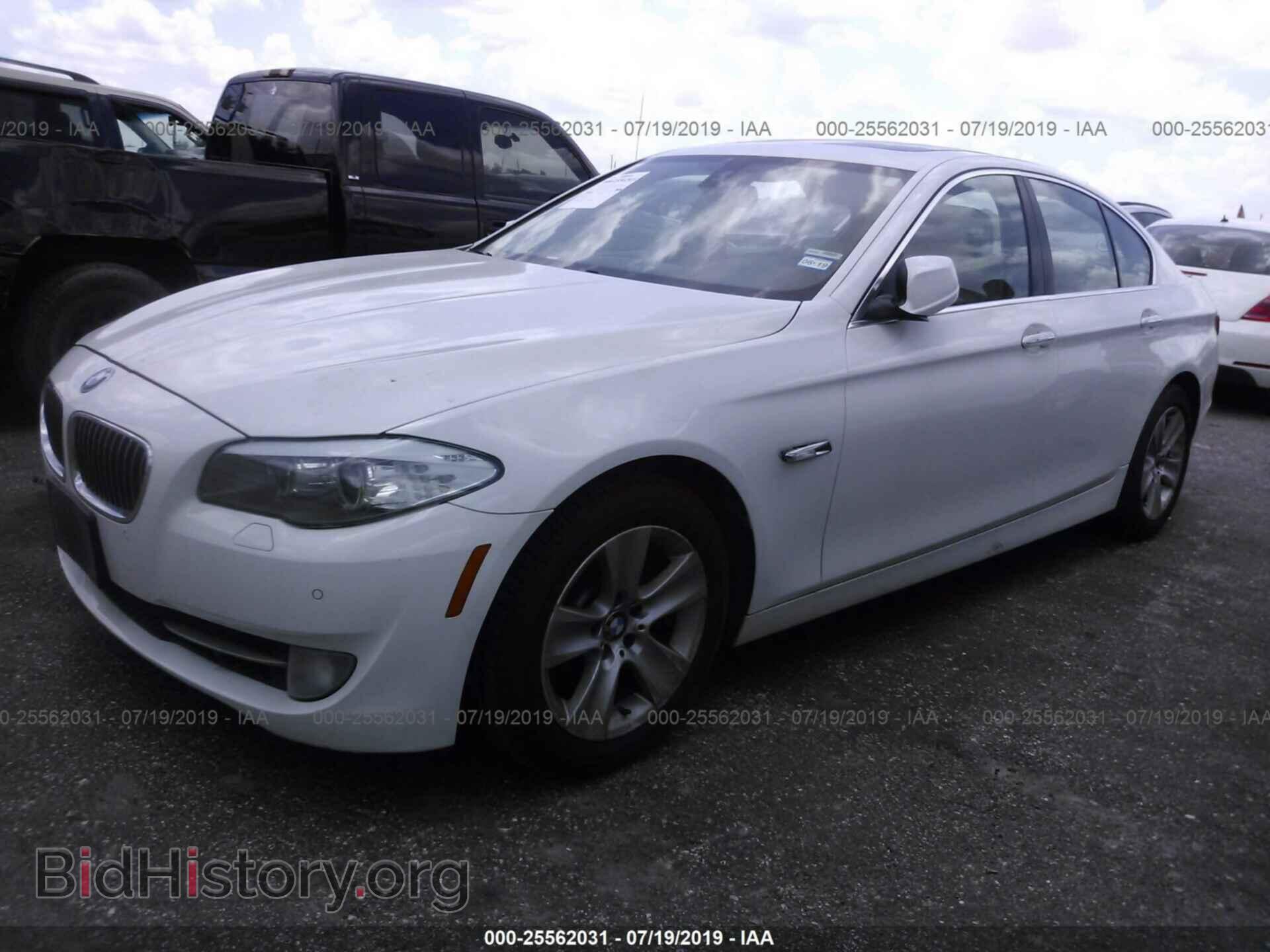 2013 BMW 528 - VIN: WBAXG5C59DDY35976 - Фото 2