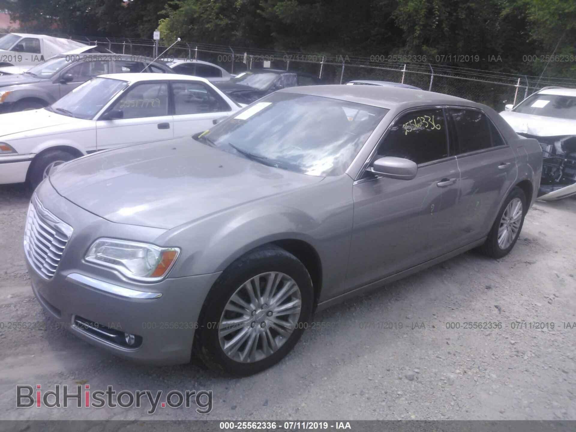 2014 CHRYSLER 300 - VIN: 2C3CCARG8EH142159 - Фото 2