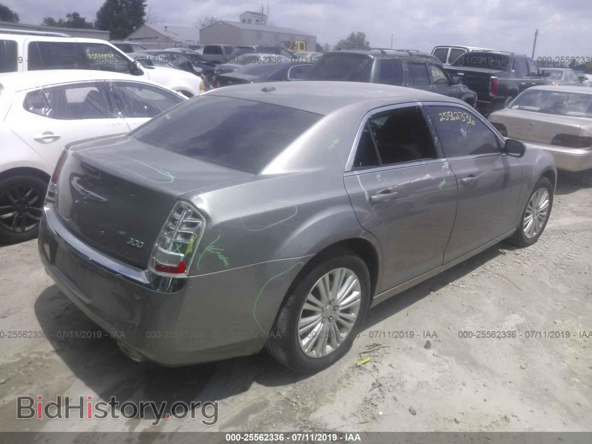 2014 CHRYSLER 300 - VIN: 2C3CCARG8EH142159 - Фото 4