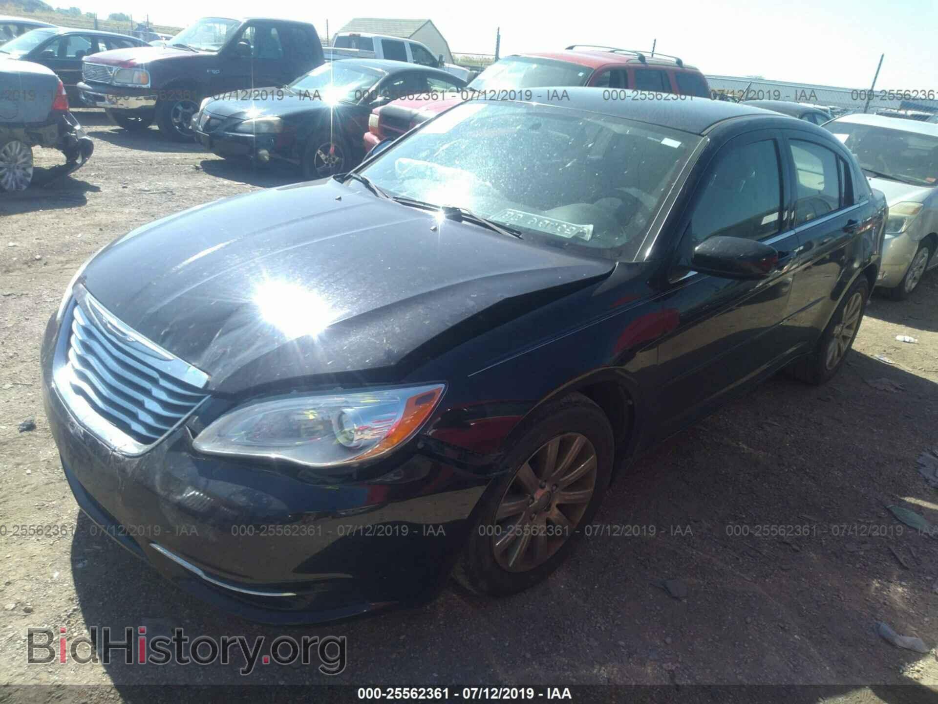 2013 CHRYSLER 200 - VIN: 1C3CCBBG2DN703445 - Photo 2